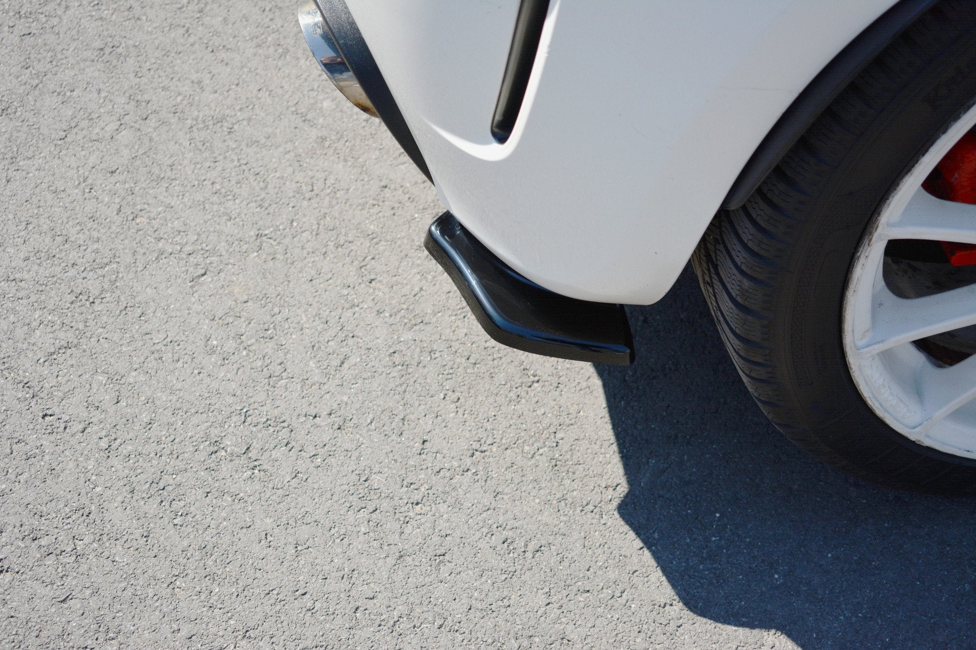 Maxton Design Heck Ansatz Flaps Diffusor passend für Abarth 500 Mk1 schwarz Hochglanz