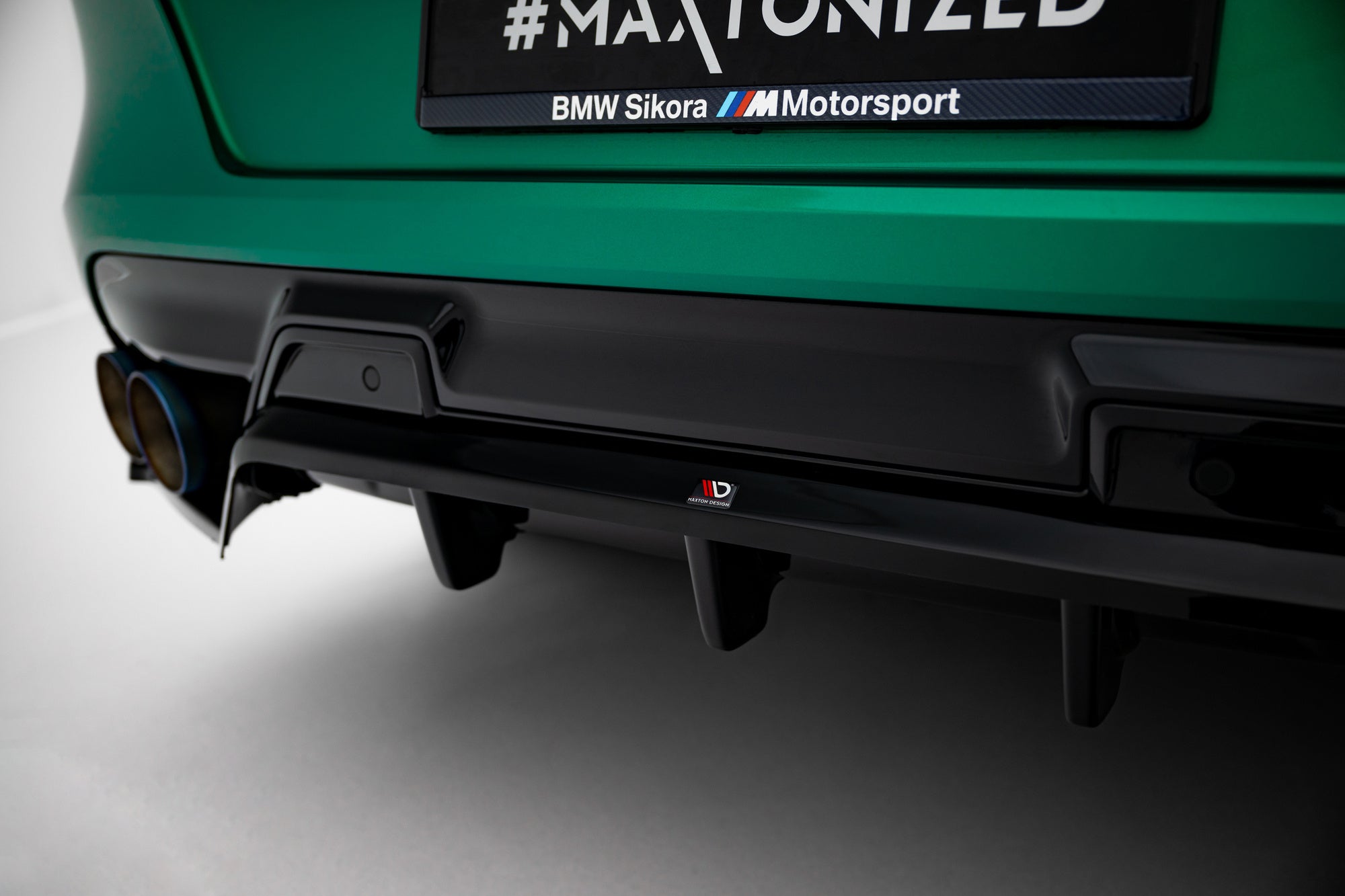 Maxton Design Street+ Mittlerer Diffusor RACE passend für BMW X6 M F96 Facelift schwarz Hochglanz