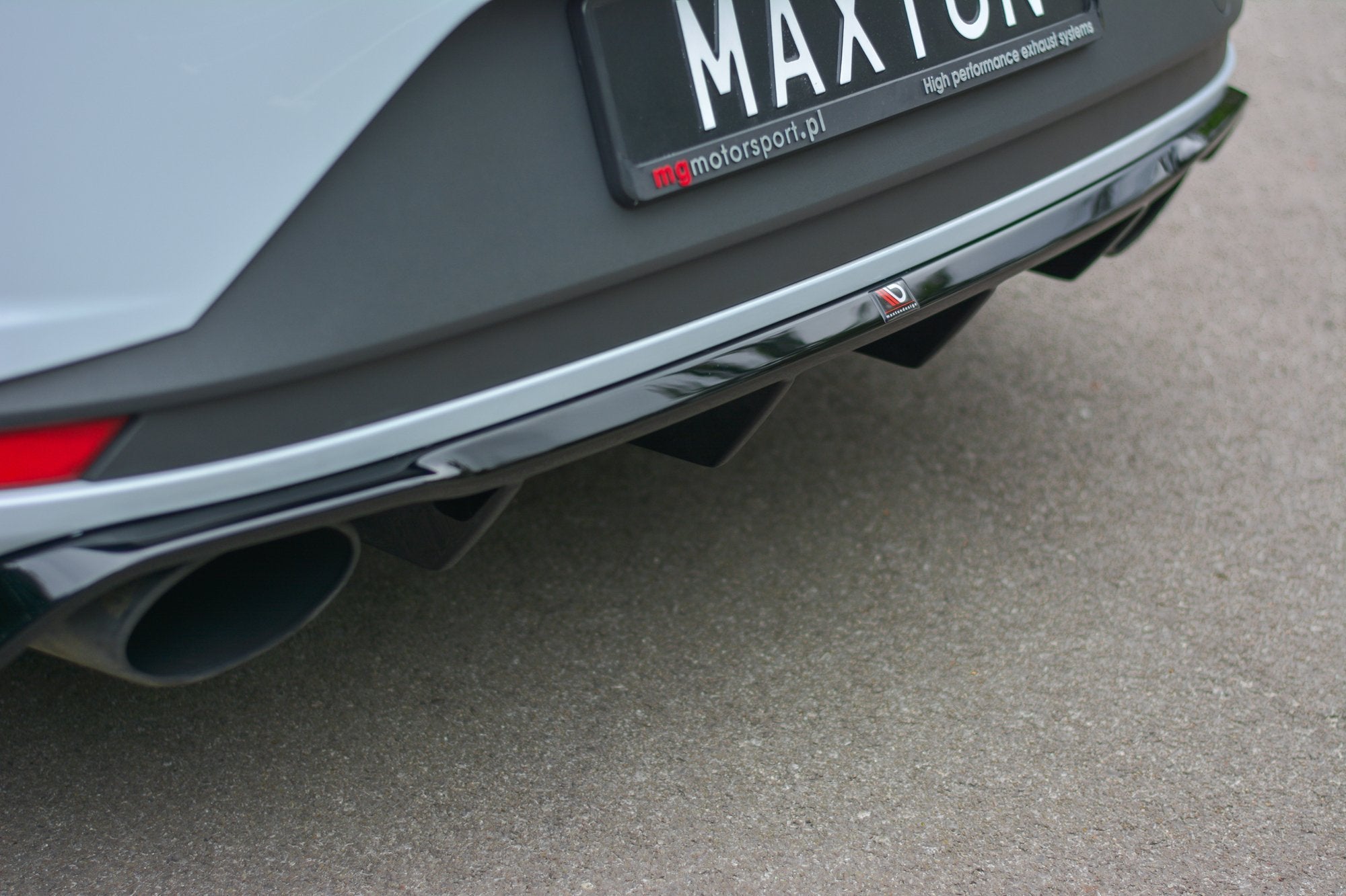 Maxton Design Diffusor Heck Ansatz passend für Seat Leon III Cupra schwarz Hochglanz