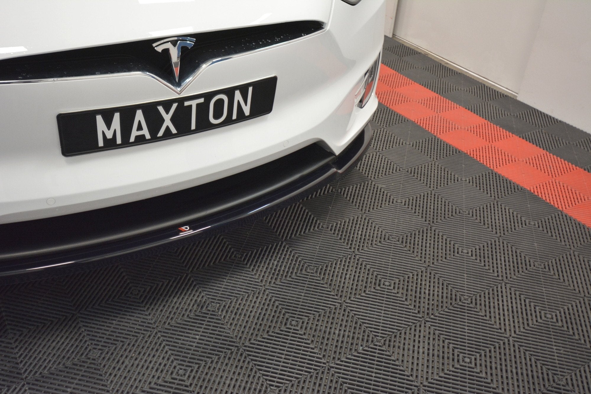 Maxton Design Street+ Spoilerlippe Front Ansatz V.1 passend für TESLA MODEL X schwarz Hochglanz