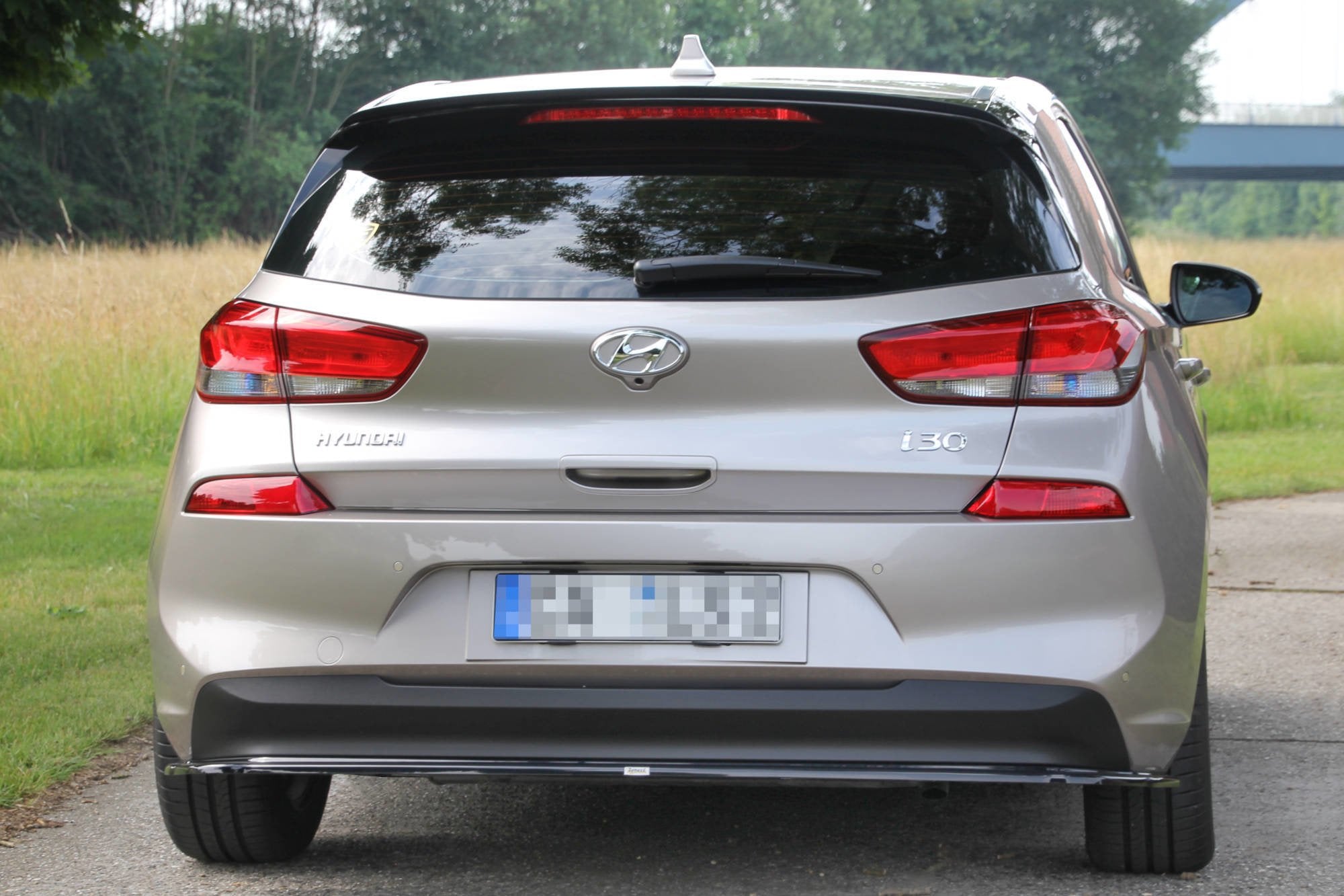 Maxton Design Heckansatz HYUNDAI I30 MK3 HATCHBACK schwarz Hochglanz für Hyundai I 30 Mk3