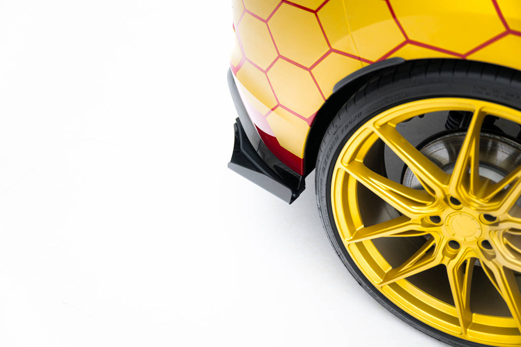 Maxton Design Street Pro Heck Ansatz Flaps Diffusor + Flaps passend für Ford VW Golf GTI Clubsport Mk8 Facelift schwarz Hochglanz