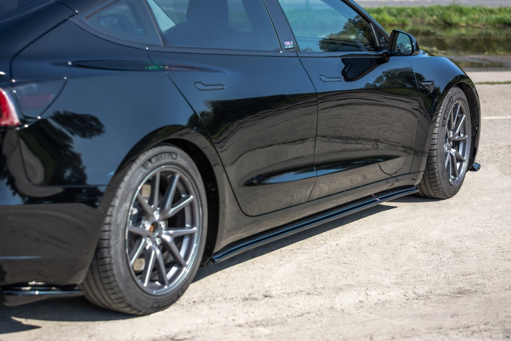 Maxton Design Street+ Seitenschweller Leisten passend für Tesla Model 3 / Model 3 Performance Mk1 / Mk1 Facelift schwarz Hochglanz