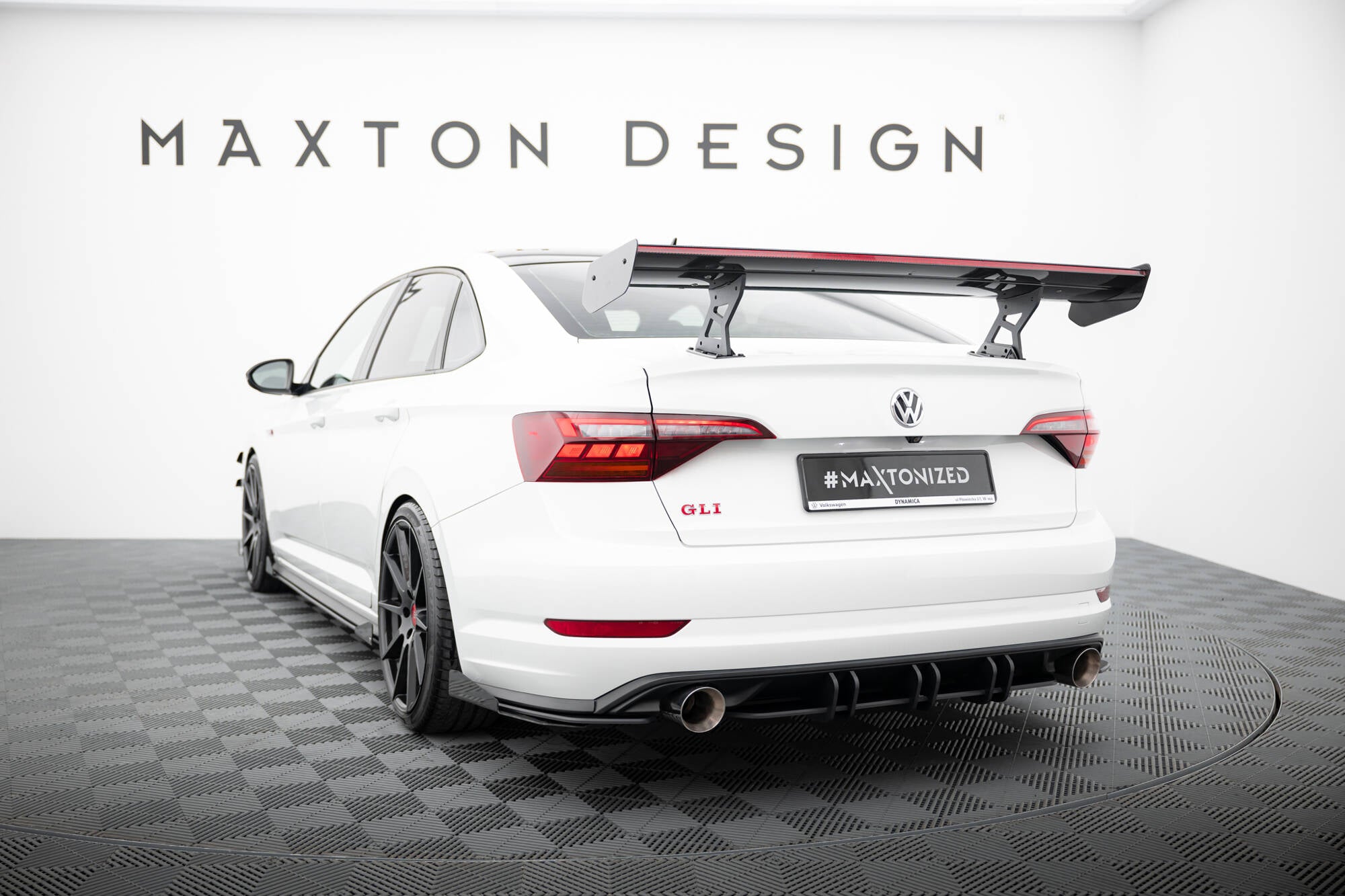 Maxton Design Carbon Spoiler With Internal Brackets Uprights + LED VW Jetta GLI Mk7 für Volkswagen Jetta Mk7