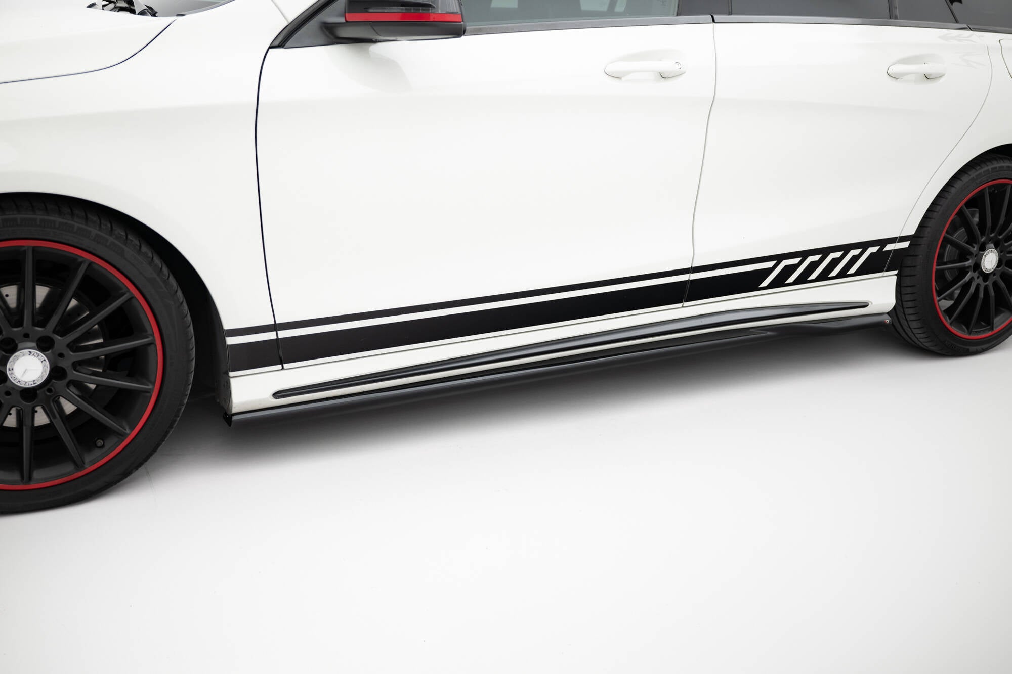 Maxton Design Street+ Seitenschweller Leisten passend für Mercedes-Benz CLA AMG-Line C117 schwarz Hochglanz
