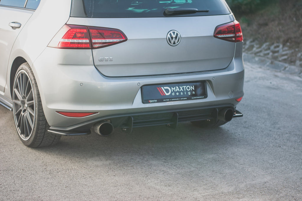 Maxton Design Heck Ansatz Flaps Diffusor V.2 passend für VW Golf 7 GTI schwarz Hochglanz