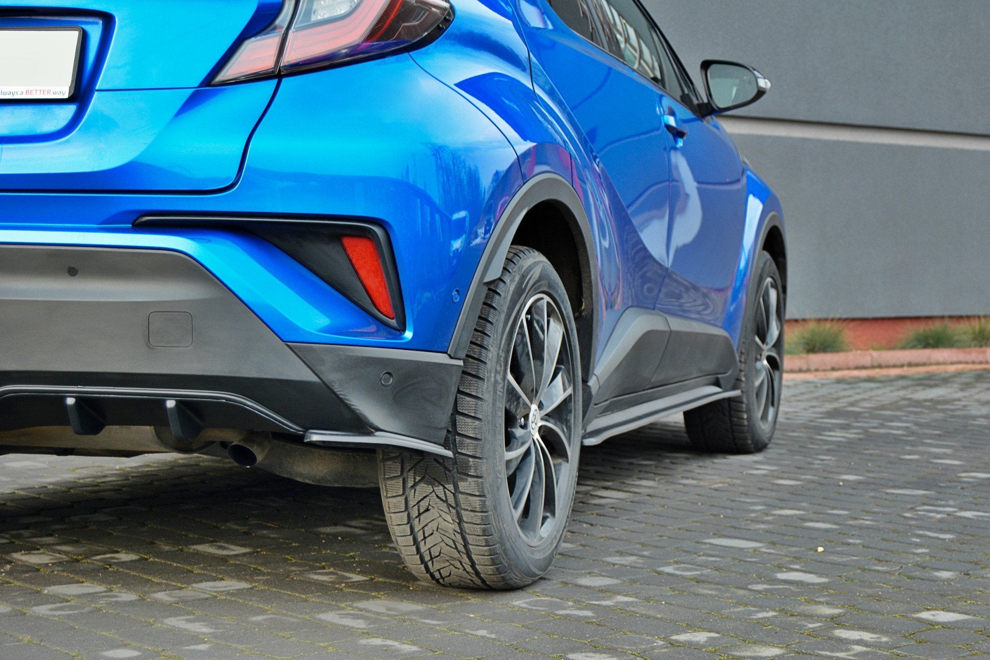 Maxton Design Heck Ansatz Flaps Diffusor passend für TOYOTA C-HR schwarz Hochglanz
