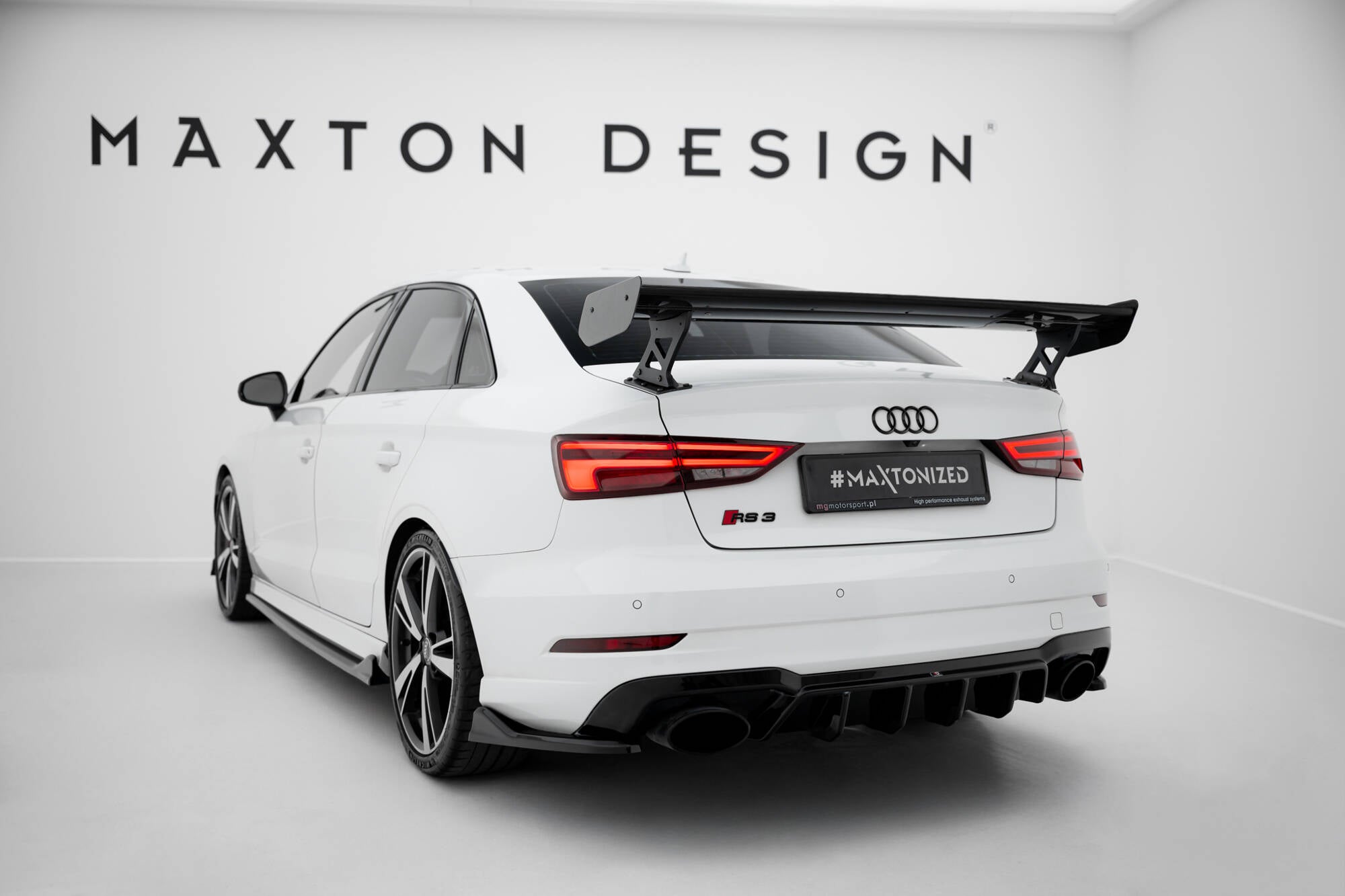 Maxton Design Carbon Spoiler With External Brackets Uprights Audi A3 / A3 S-Line / S3 / RS3 Limousine 8V / 8V Facelift für Audi A3