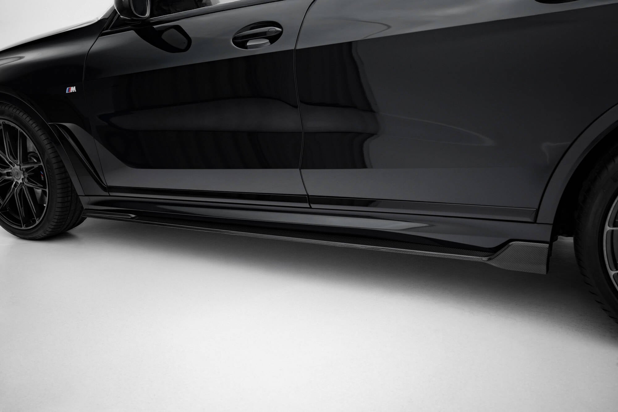 Maxton Design Prepreg Carbon Fiber Seitenschweller BMW X7 M-Paket G07 für BMW X7 G07