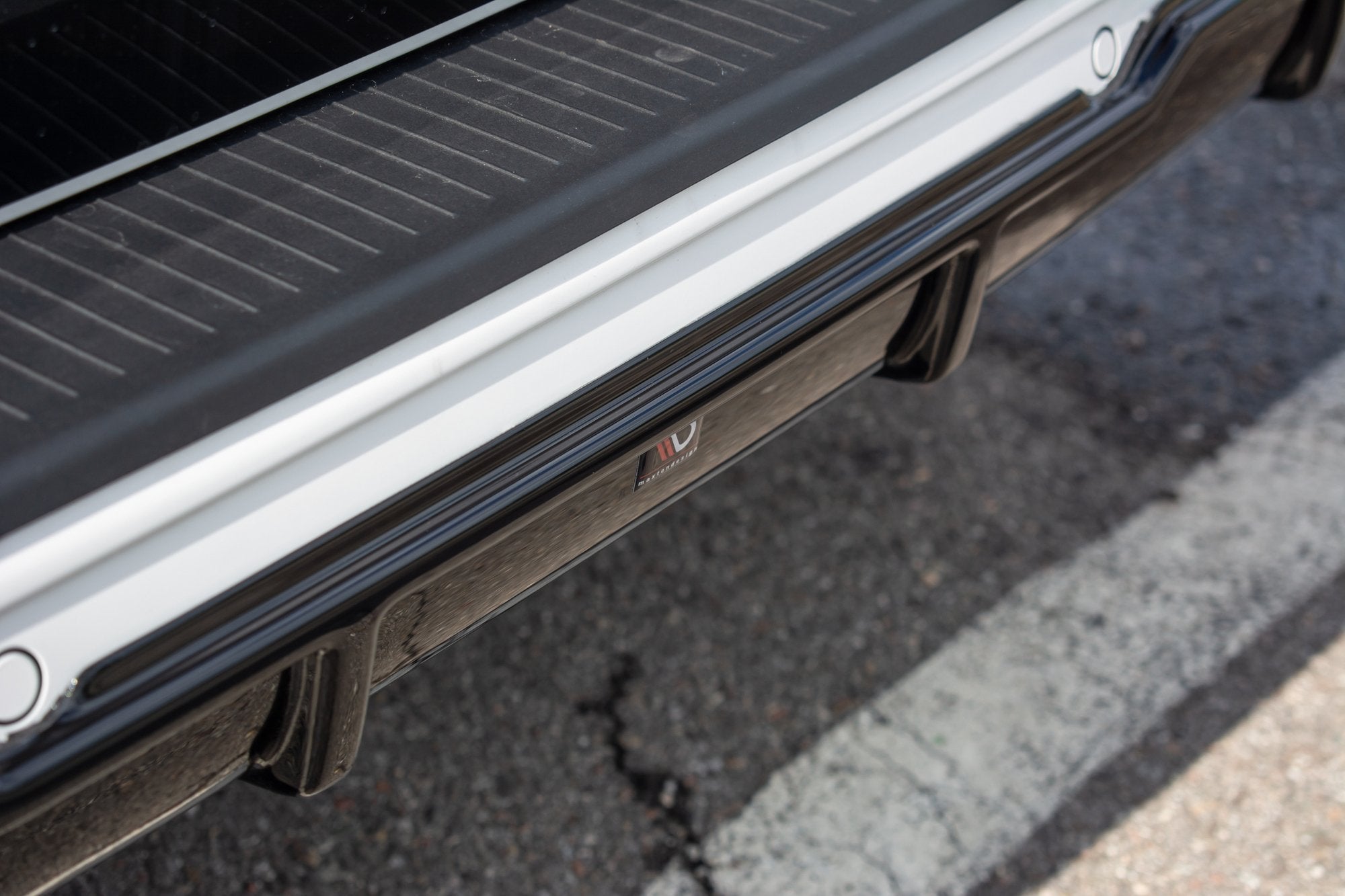 Maxton Design Diffusor Heck Ansatz passend für VW T6 / T6.1 schwarz Hochglanz