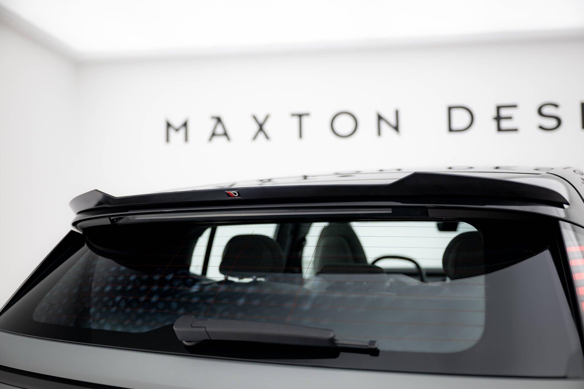 Maxton Design Spoiler CAP passend für Volvo EX30 Mk1 schwarz Hochglanz