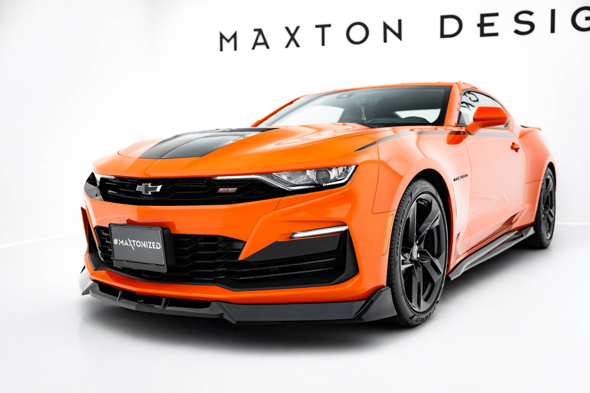 Maxton Design Street+ Spoilerlippe Front Ansatz V.2 passend für Chevrolet Camaro SS Mk6 Facelift schwarz Hochglanz