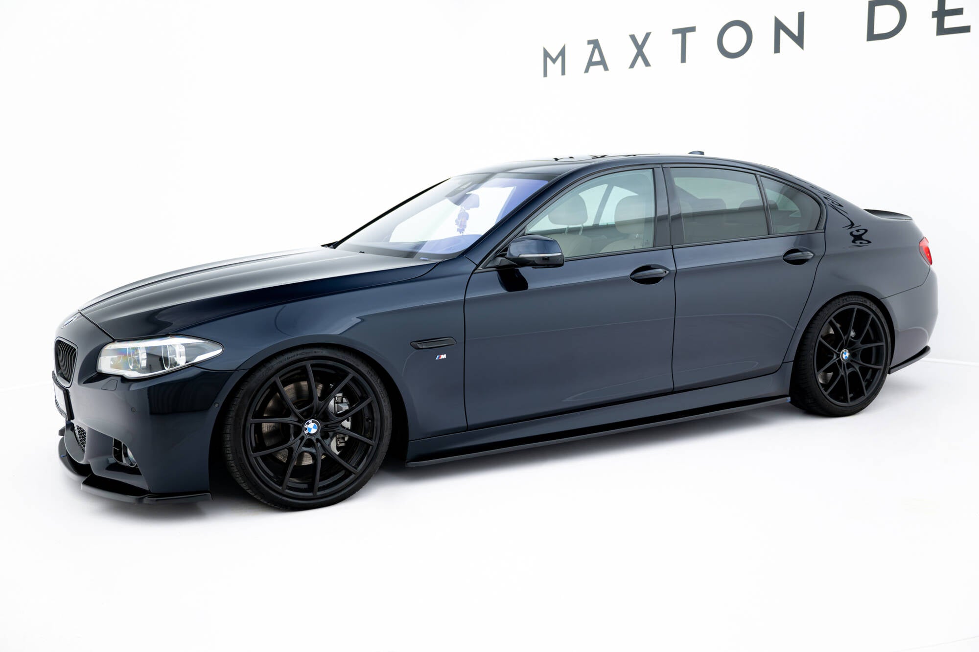 Maxton Design Street+ Seitenschweller Leisten V.2 passend für BMW 5er F10/F11 M-Paket / M5 schwarz Hochglanz