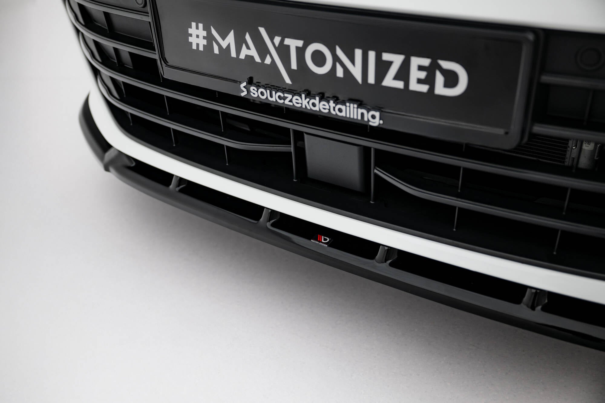 Maxton Design Street+ Spoilerlippe Front Ansatz V.2 passend für VW Passat B9 schwarz Hochglanz