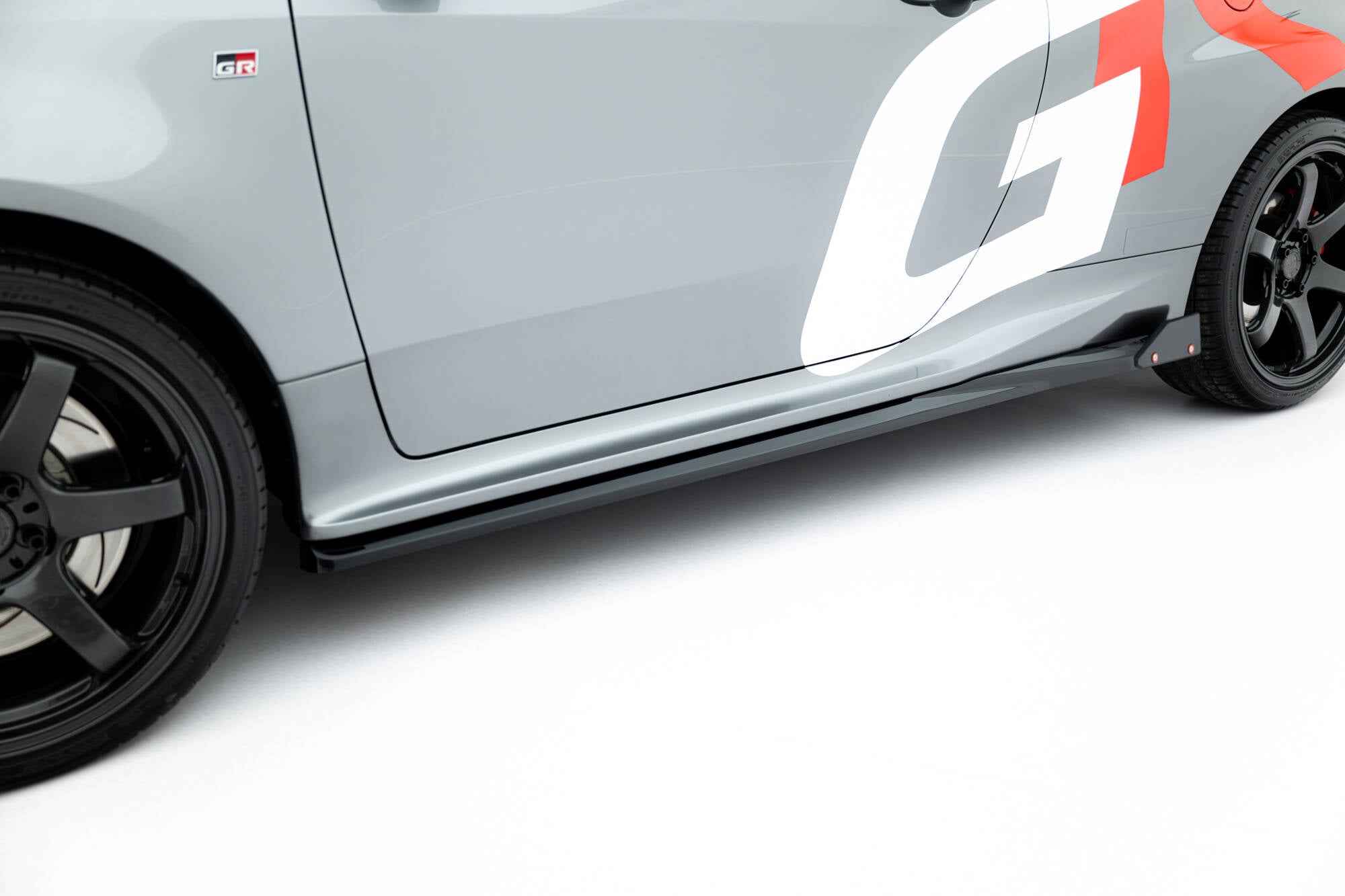 Maxton Design Street+ Seitenschweller Leisten + Flaps passend für Toyota GR Yaris Mk4 Facelift