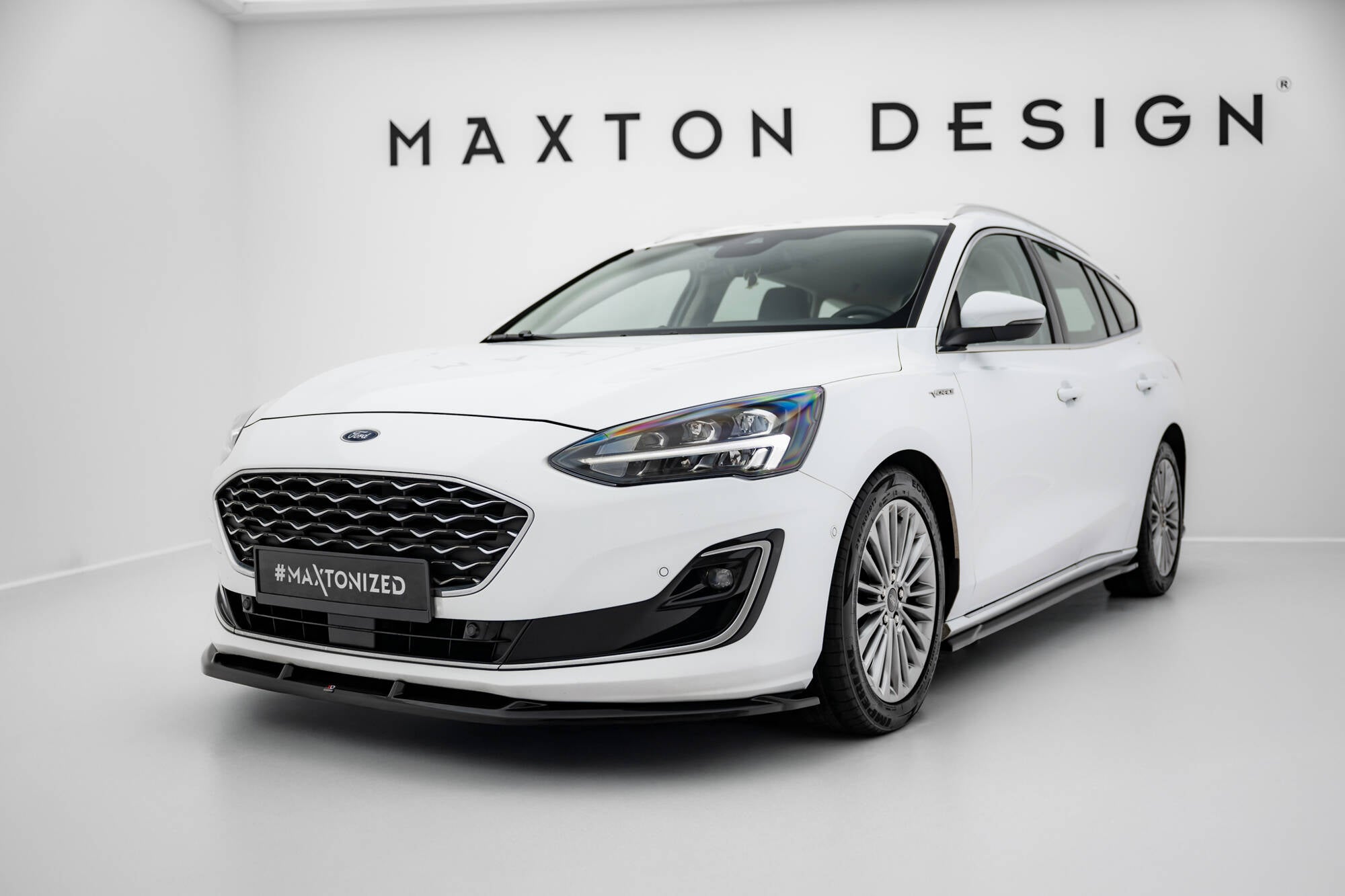 Maxton Design Street+ Spoilerlippe Front Ansatz V.1 passend für Ford Focus Vignale Mk4 schwarz Hochglanz