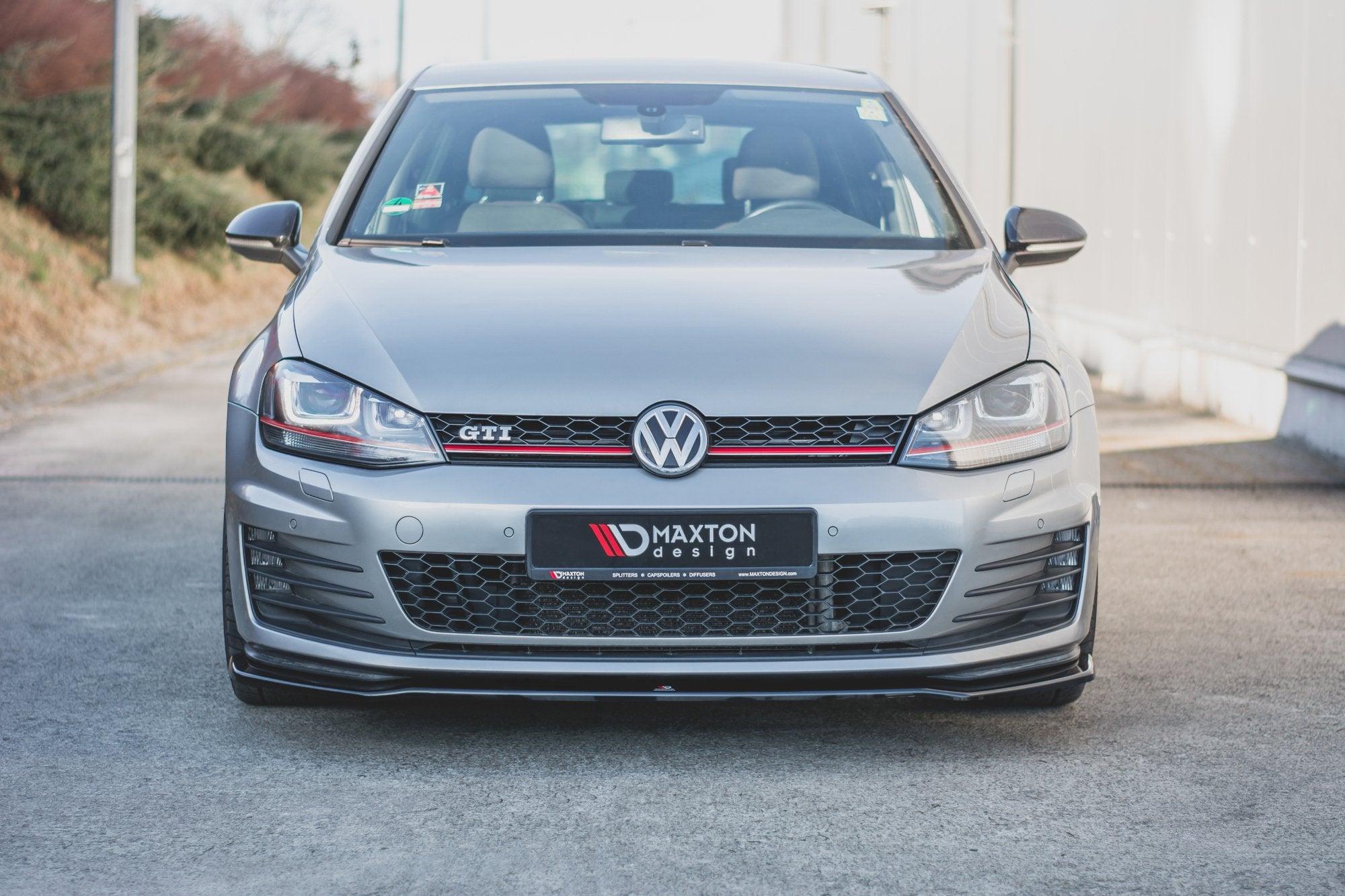 Maxton Design Street+ Spoilerlippe Front Ansatz V.2 passend für VW Golf GTI / GTD Mk7 schwarz Hochglanz