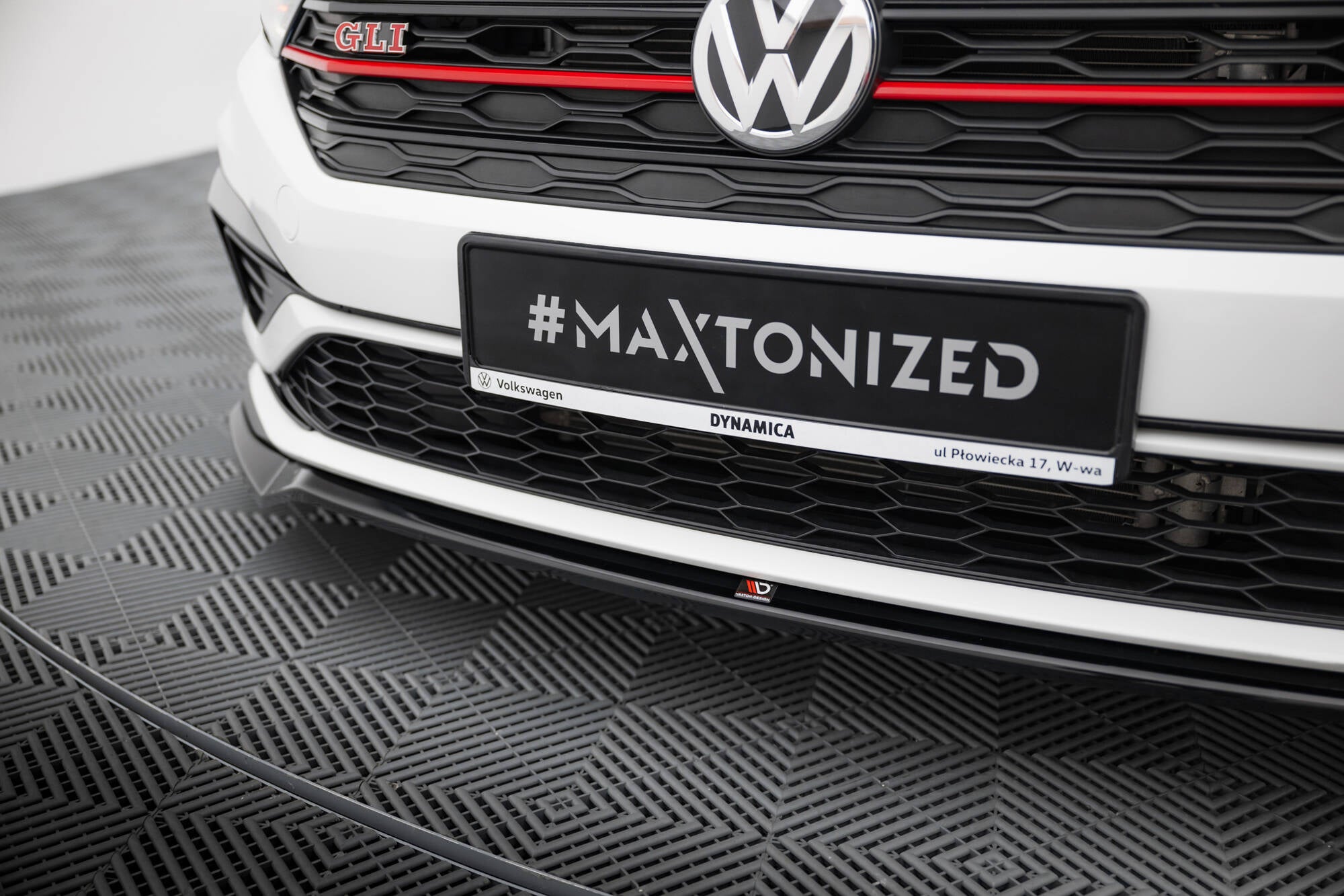 Maxton Design Street+ Spoilerlippe Front Ansatz V.2 passend für VW Jetta GLI Mk7 schwarz Hochglanz