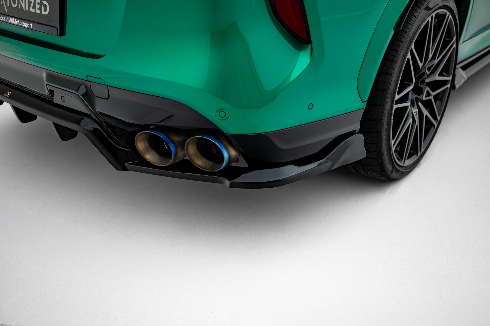 Maxton Design Street+ Mittlerer Diffusor RACE passend für BMW X6 M F96 Facelift schwarz Hochglanz