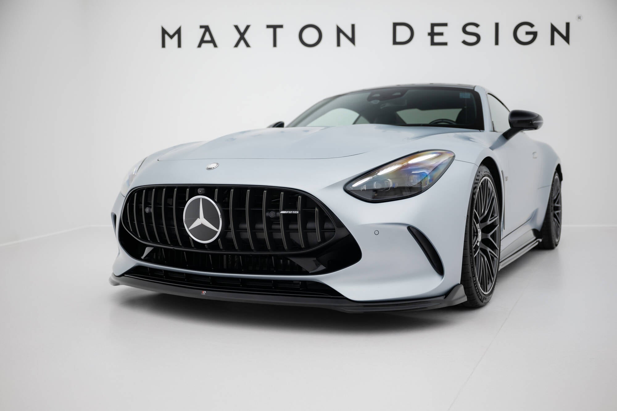 Maxton Design Street+ Spoilerlippe Front Ansatz V.1 passend für Mercedes-AMG GT 63 / 55 / 63 S E Performance C192 schwarz Hochglanz