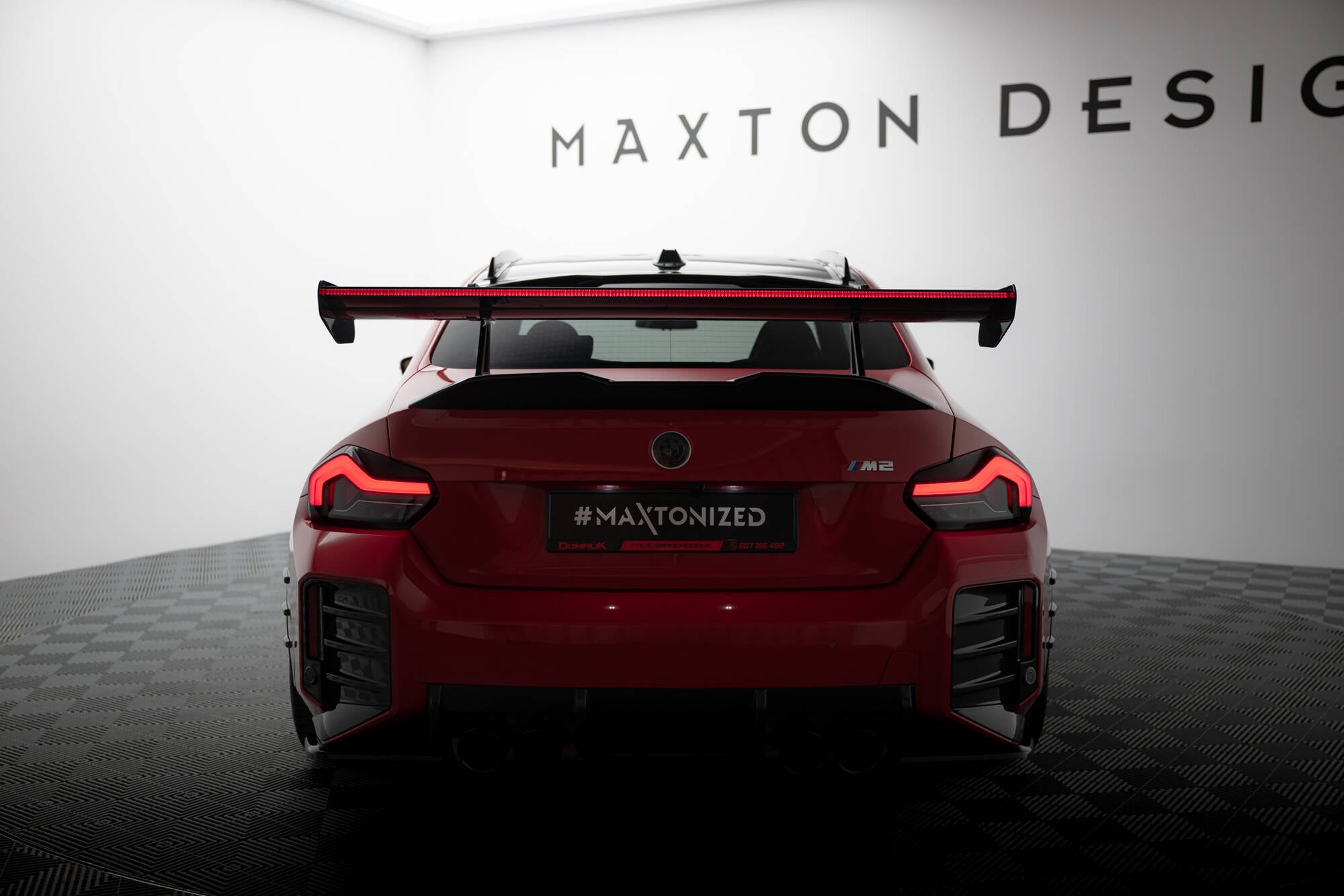 Maxton Design Carbon Spoiler With Upper Swan Mounting + LED BMW M2 G87 für BMW M1 E82