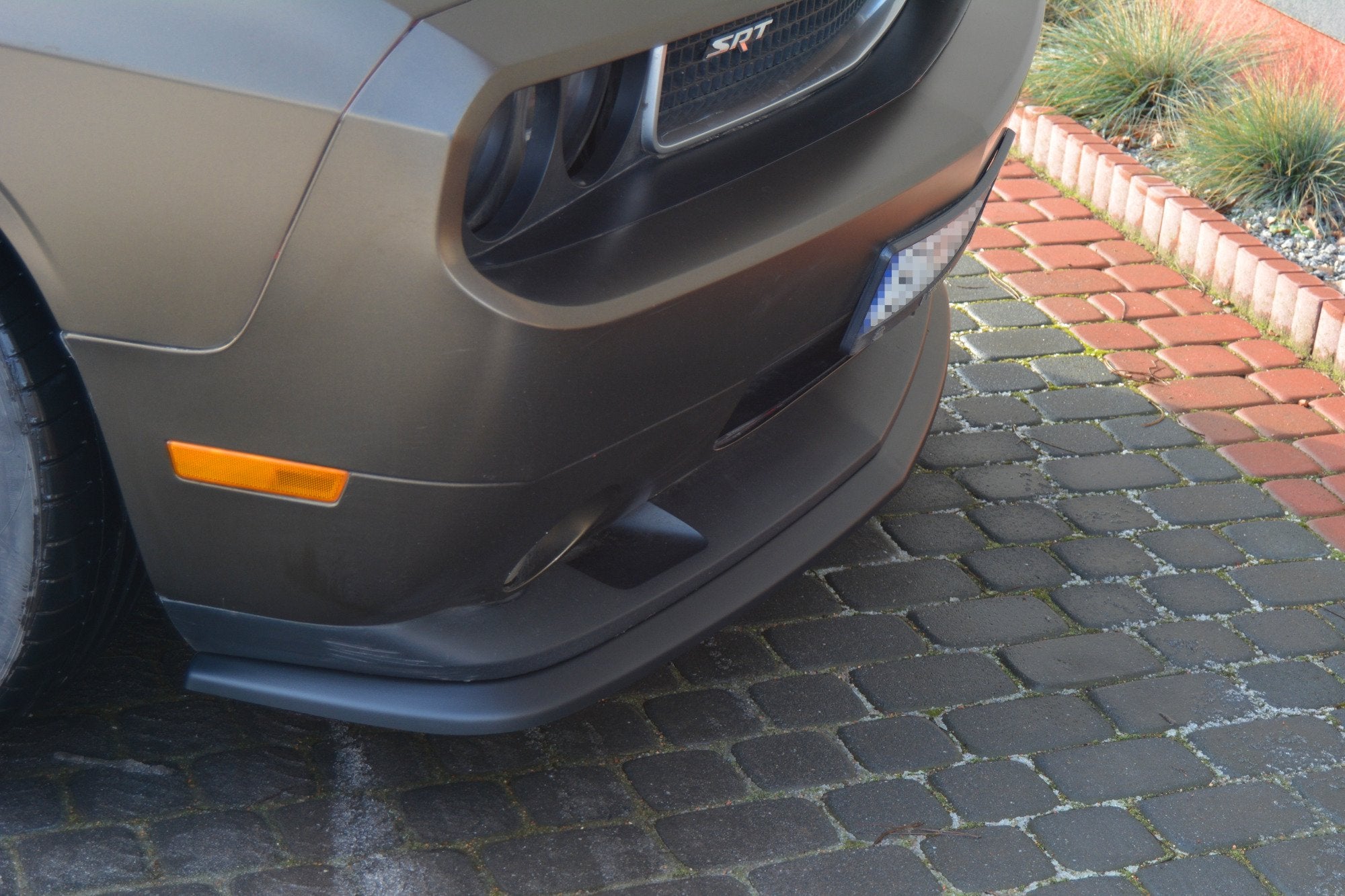 Maxton Design Street+ Spoilerlippe Front Ansatz passend für DODGE CHALLENGER MK3. PHASE-I SRT8 COUPE schwarz Hochglanz