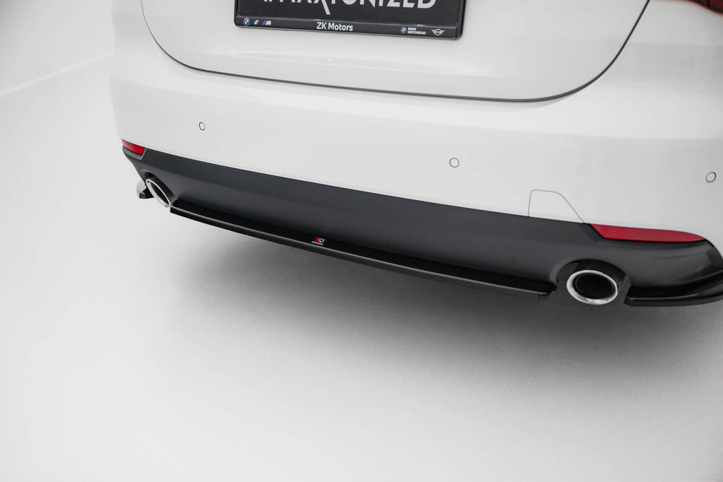 Maxton Design Mittlerer Diffusor Heck Ansatz passend für BMW 4er Coupe / Cabrio G22 / G23 schwarz Hochglanz