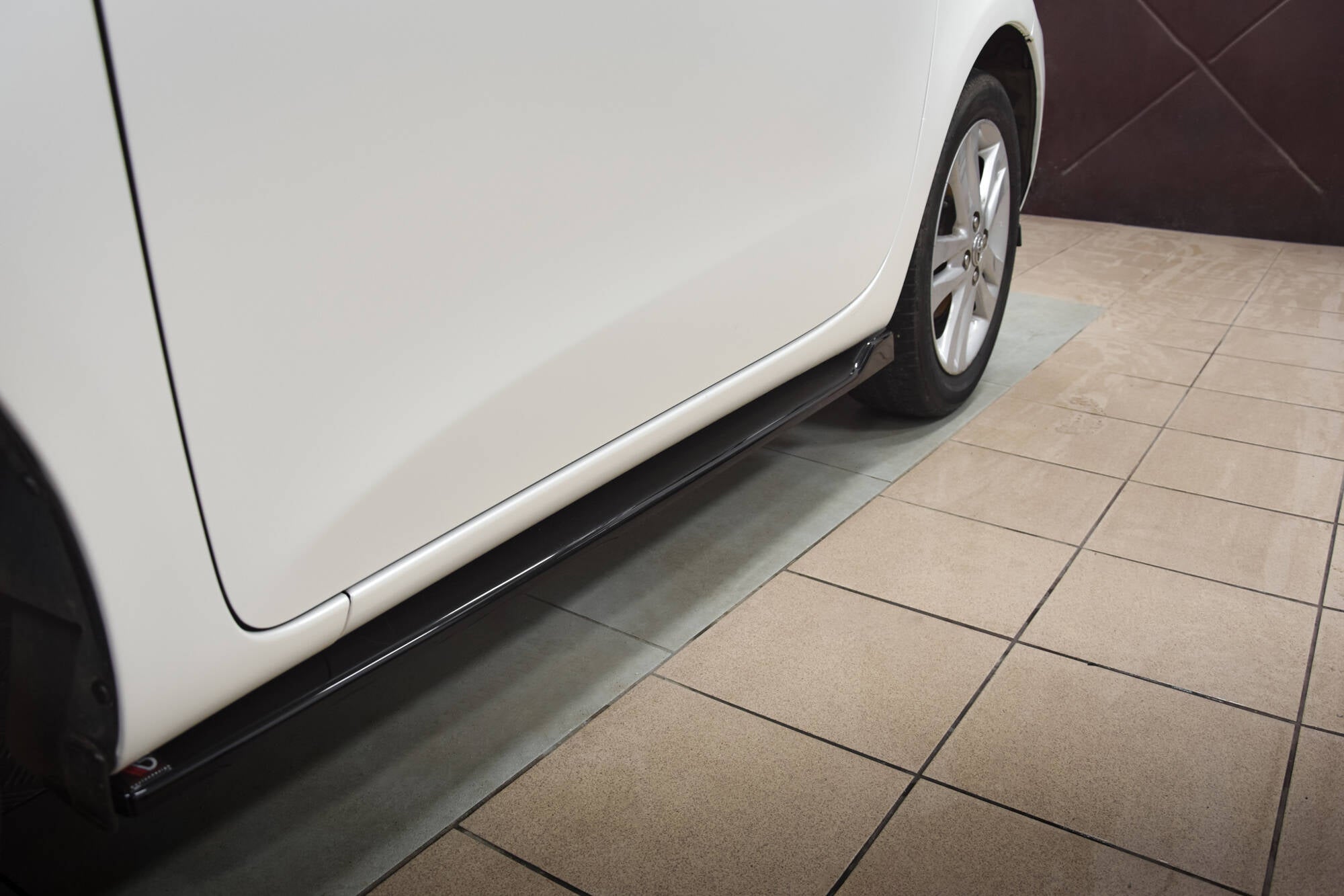 Maxton Design Street+ Seitenschweller Leisten passend für Toyota IQ schwarz Hochglanz