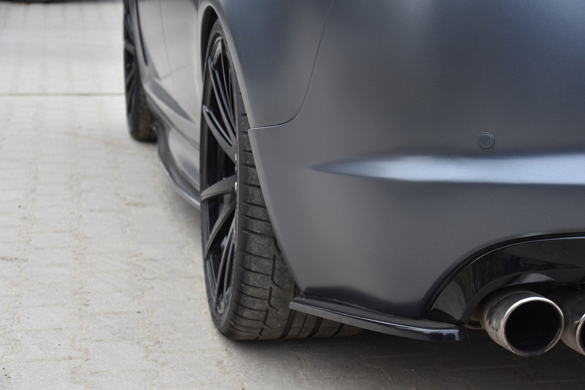 Maxton Design Heck Ansatz Flaps Diffusor passend für Jaguar XF-R Mk1 schwarz Hochglanz