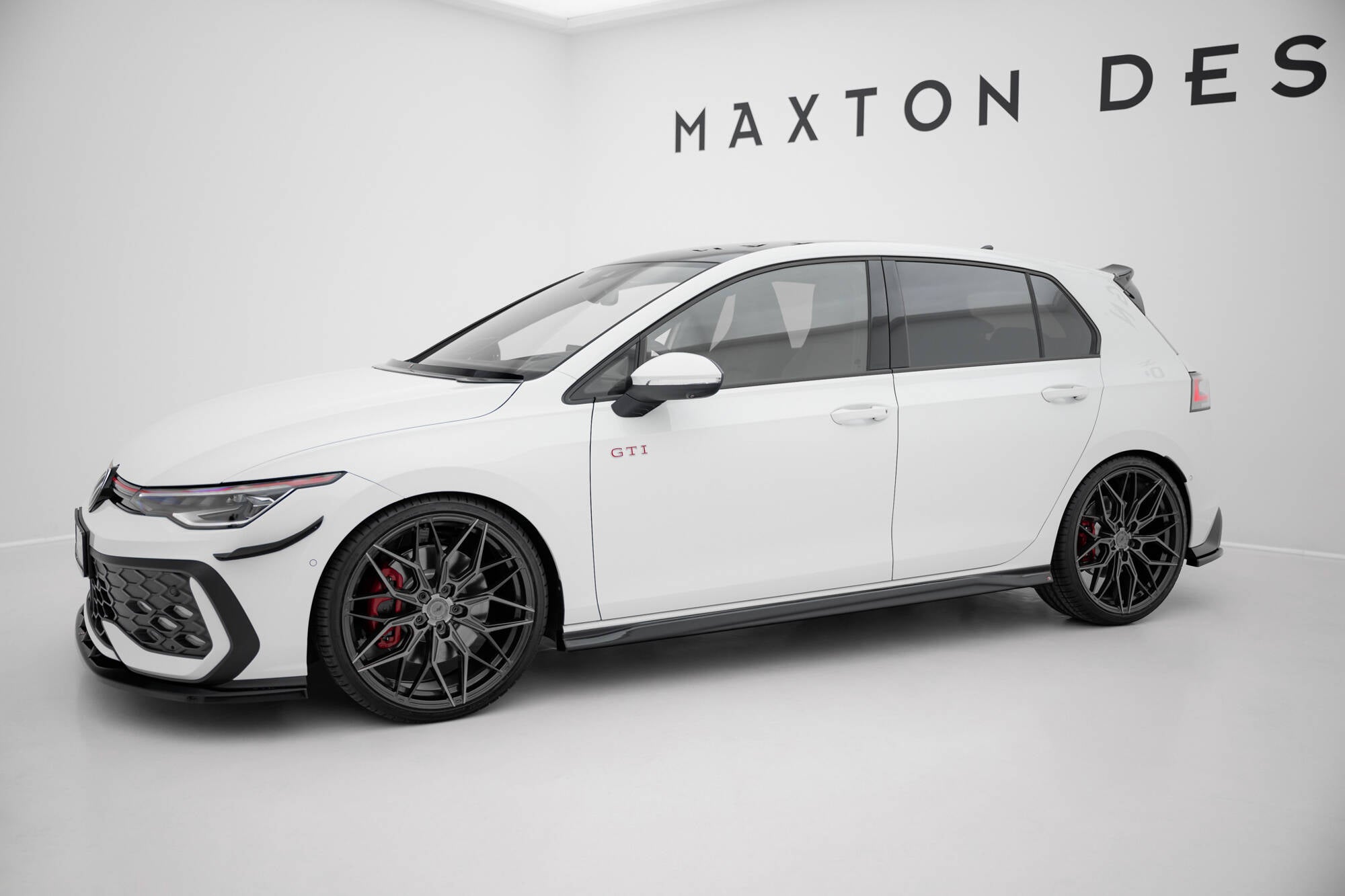 Maxton Design Street+ Seitenschweller Leisten passend für V.3 passend für VW Golf GTI / GTE / GTI Clubsport / GTD / R-Line Mk8 schwarz Hochglanz