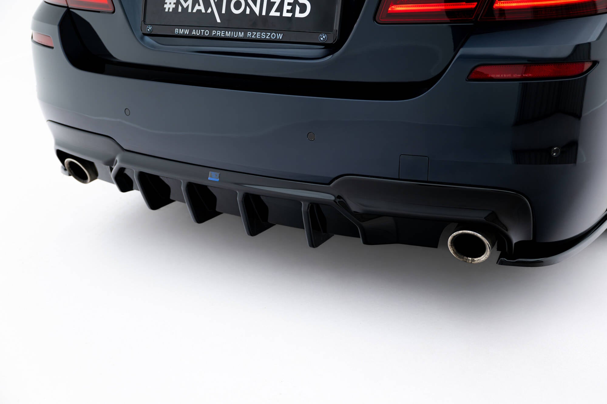 Maxton Design Diffusor Heck Ansatz V.2 passend für BMW 5er M-Paket F10 / F11 (Einzelauspuff li. re.)