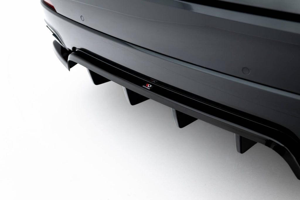Maxton Design Street+ Mittlerer Diffusor RACE passend für Maserati Levante GT Mk1 Facelift schwarz Hochglanz