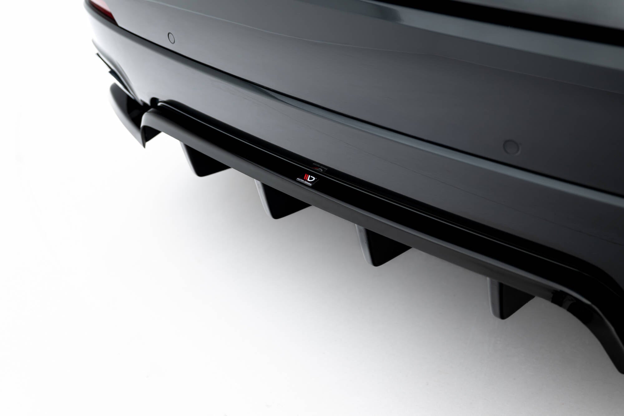 Maxton Design Street+ Mittlerer Diffusor RACE passend für Maserati Levante GT Mk1 Facelift schwarz Hochglanz