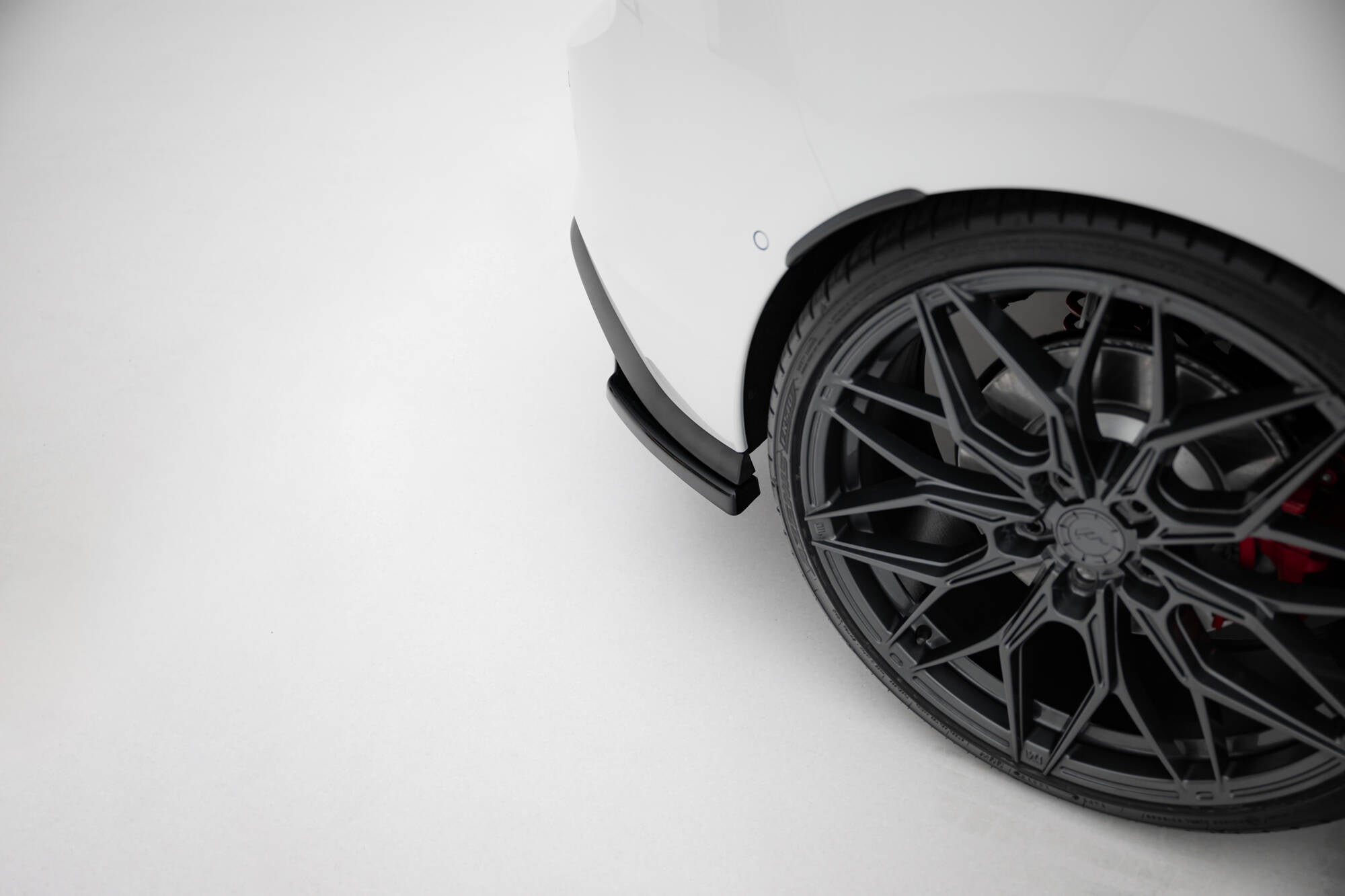 Maxton Design Heck Ansatz Flaps Diffusor V.1 passend für VW Golf GTI / GTE Mk8 schwarz Hochglanz