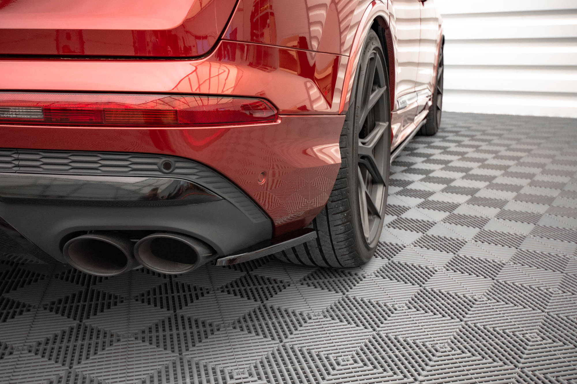 Maxton Design Heck Ansatz Flaps Diffusor passend für Audi SQ7 Mk2 (4M) Facelift schwarz Hochglanz