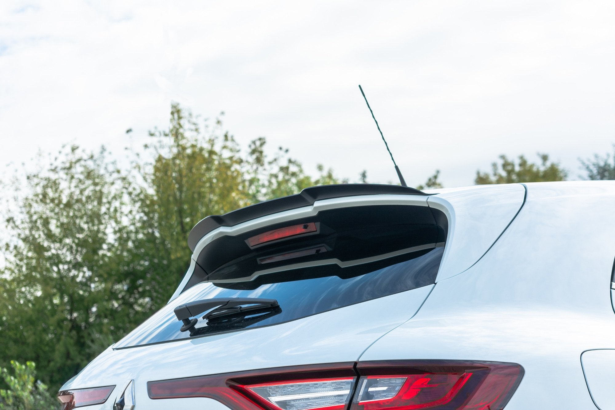 Maxton Design Spoiler CAP passend für Renault Megane IV RS schwarz Hochglanz