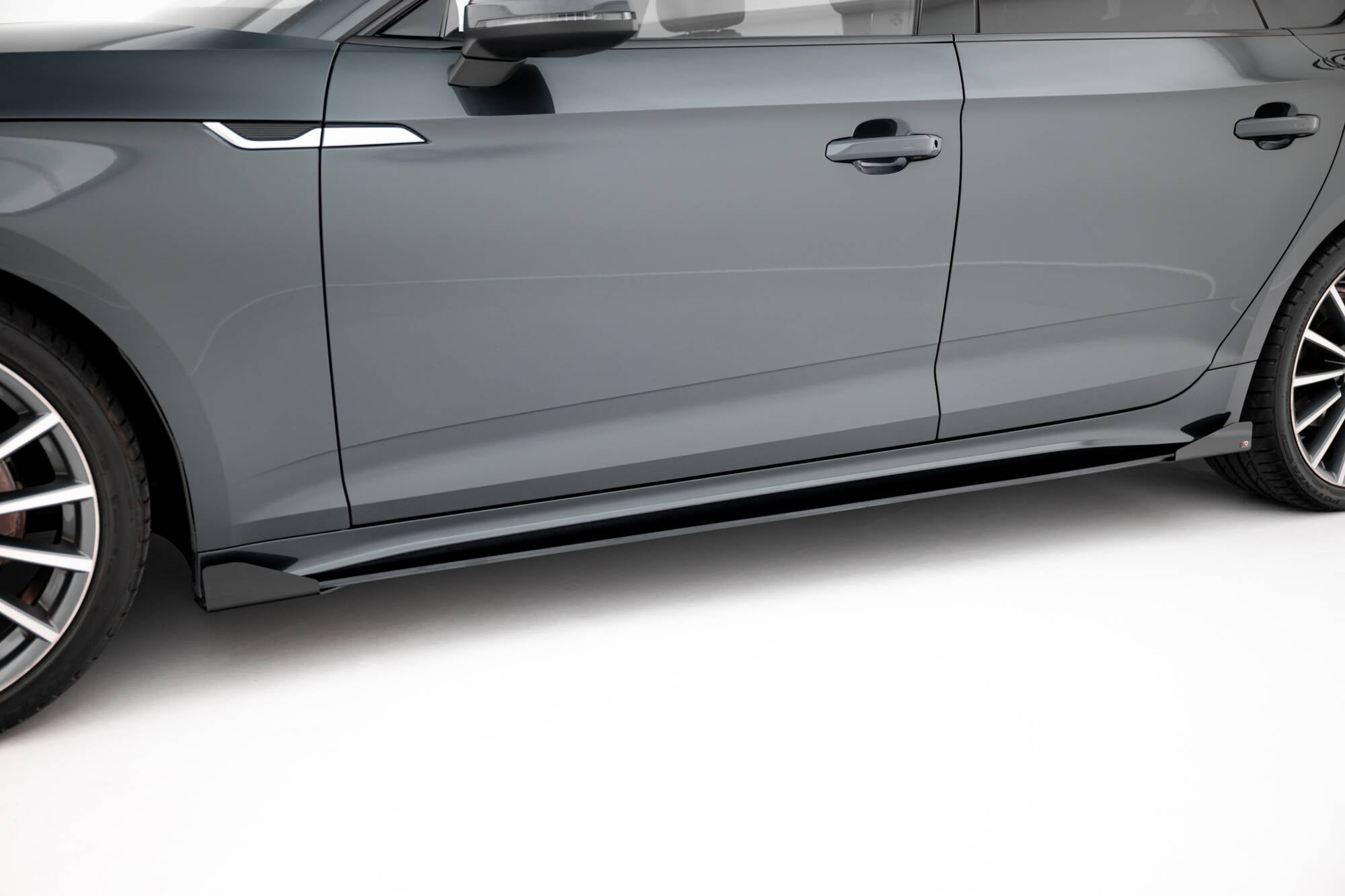 Maxton Design Seitenschweller Flaps passend für Audi A5 Sportback F5 Facelift schwarz Hochglanz