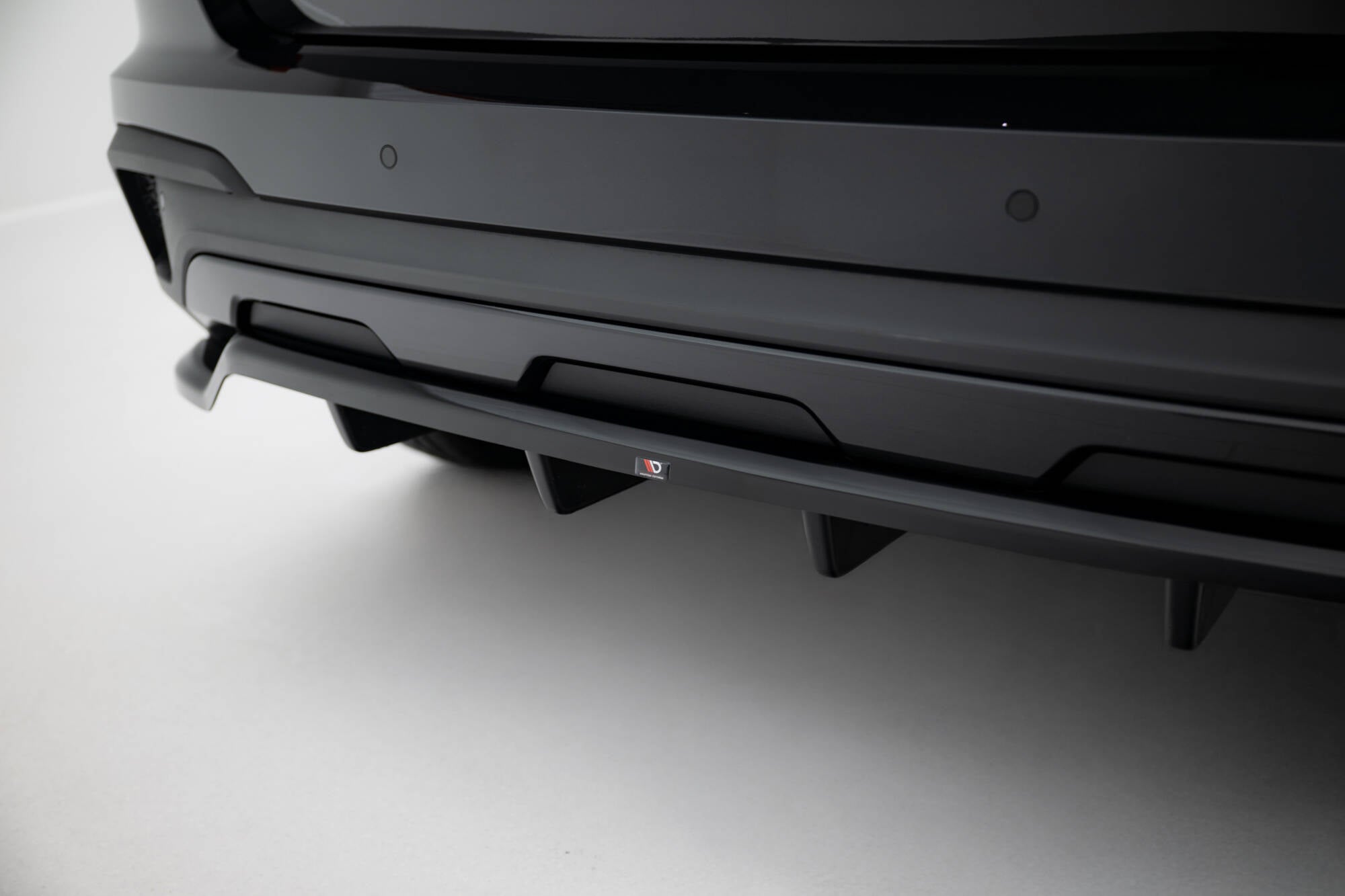 Maxton Design Street+ Mittlerer Diffusor RACE passend für Skoda Kamiq Monte Carlo Mk1 Facelift schwarz Hochglanz