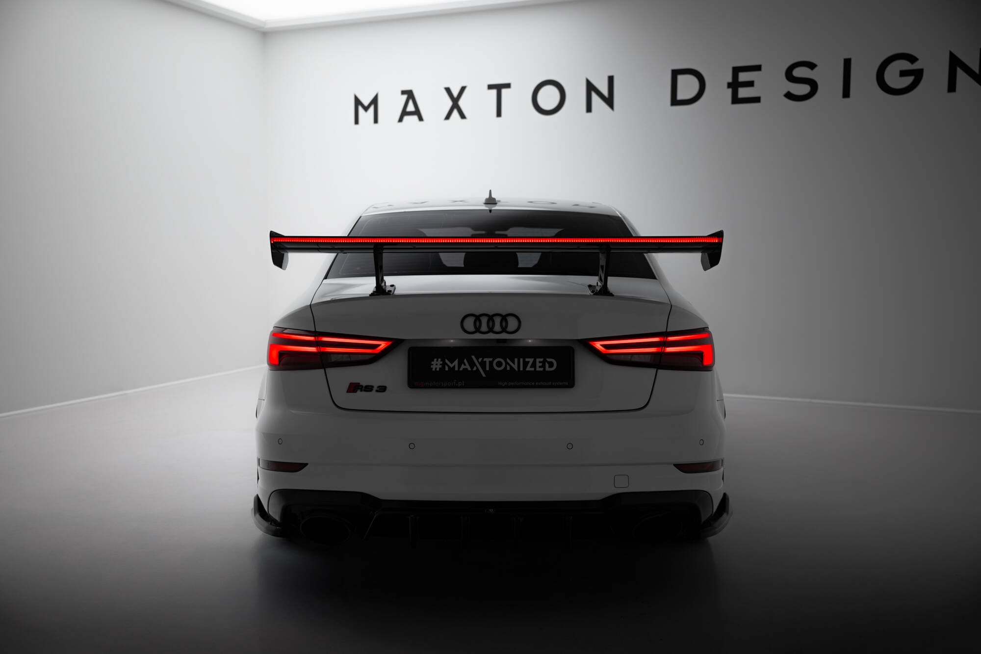 Maxton Design Carbon Spoiler With Internal Brackets Uprights + LED Audi A3 / A3 S-Line / S3 / RS3 Limousine 8V / 8V Facelift für Audi A3