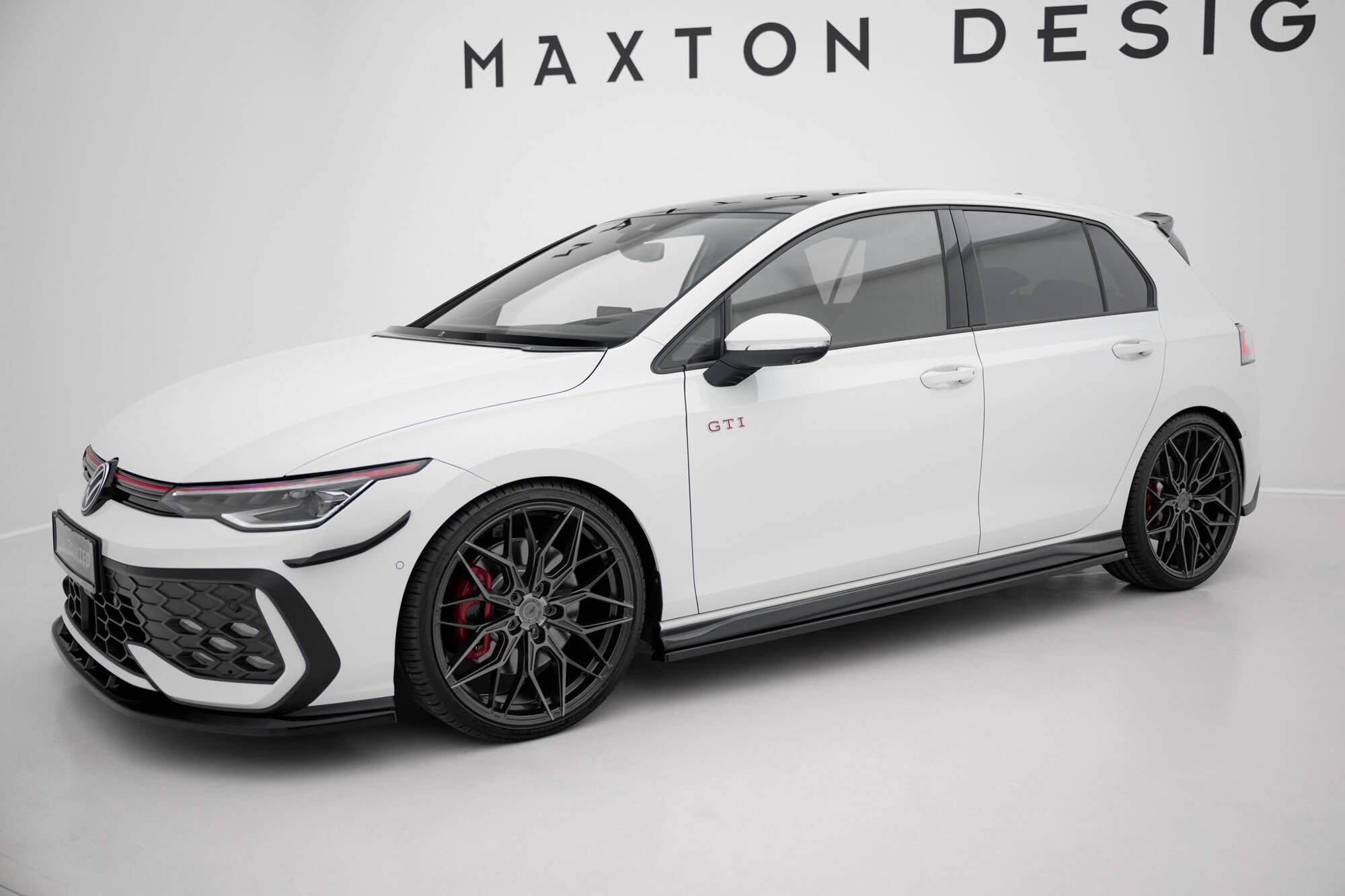Maxton Design Street+ Seitenschweller Leisten passend für VW Golf GTI / GTE / GTI Clubsport / GTD / R-Line Mk8 schwarz Hochglanz