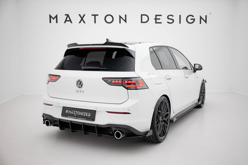 Maxton Design Hintere Seiten Flaps passend für VW Golf GTI / GTE / R-Line Mk8 schwarz Hochglanz