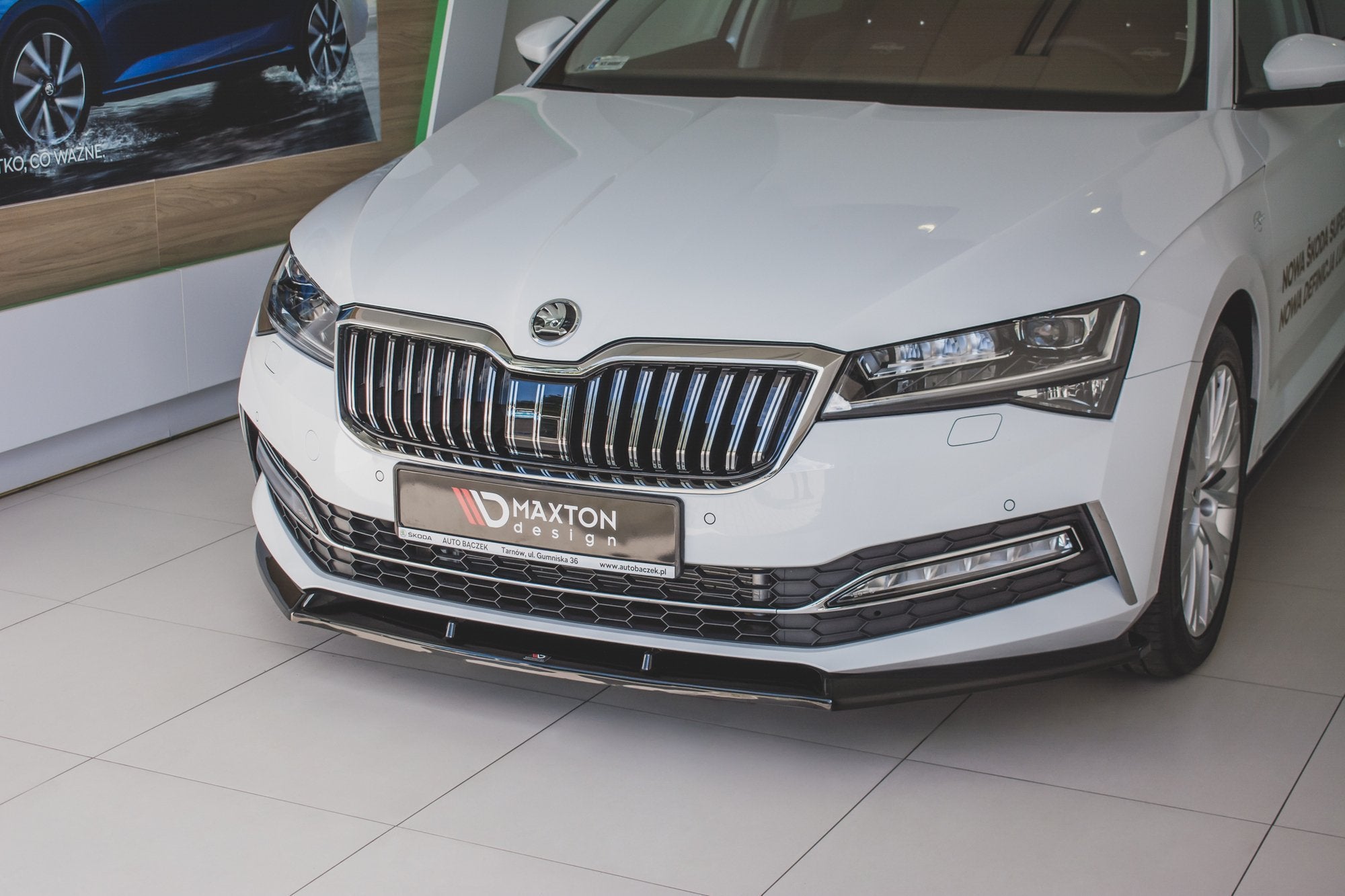 Maxton Design Street+ Spoilerlippe Front Ansatz V.2 passend für Skoda Superb Liftback / Combi Mk3 Facelift schwarz Hochglanz