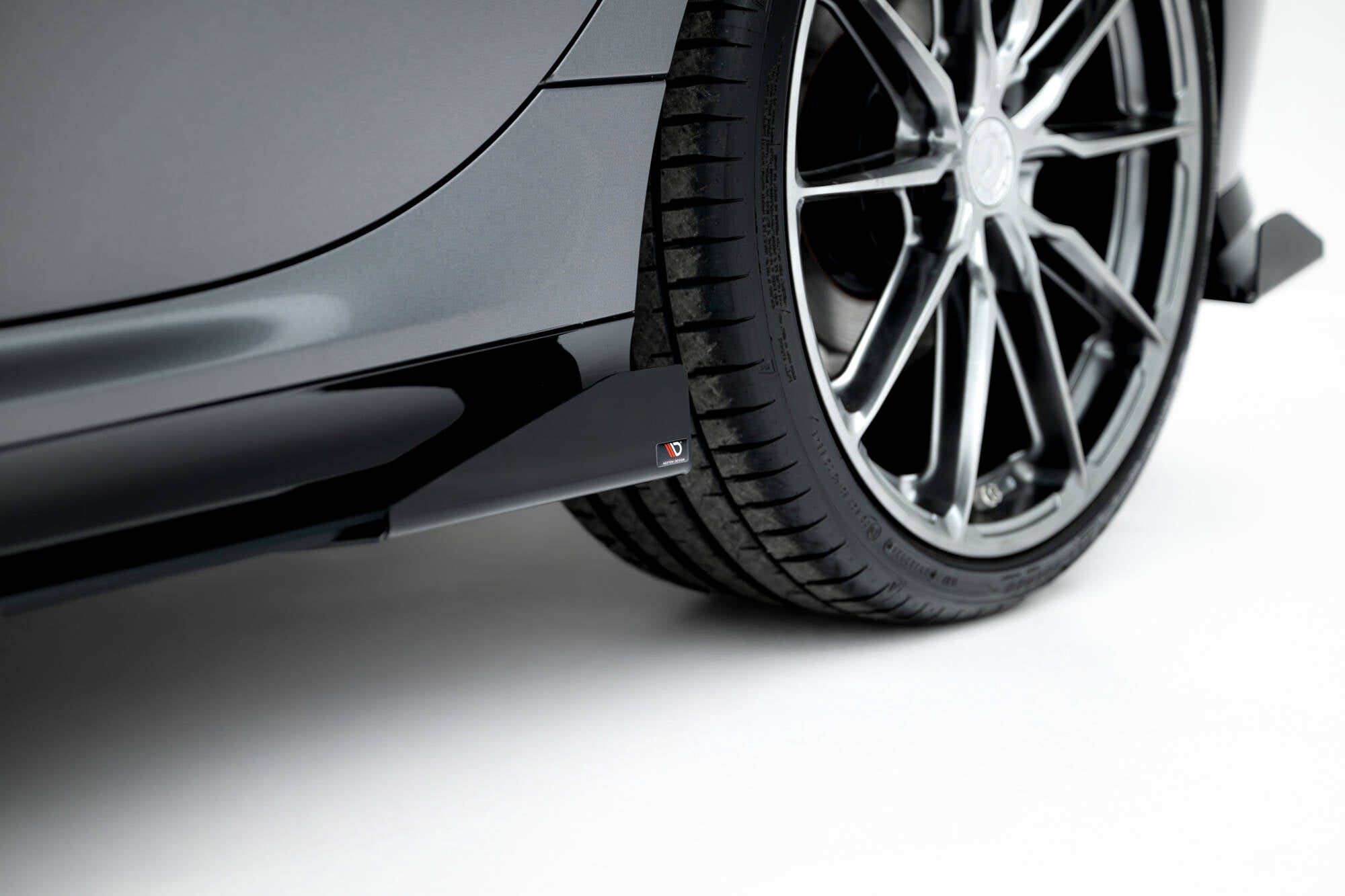 Maxton Design Street Pro Street+ Seitenschweller Leisten + Flaps passend für BMW 2 M-Paket / M235i Gran Coupe F74 schwarz Hochglanz