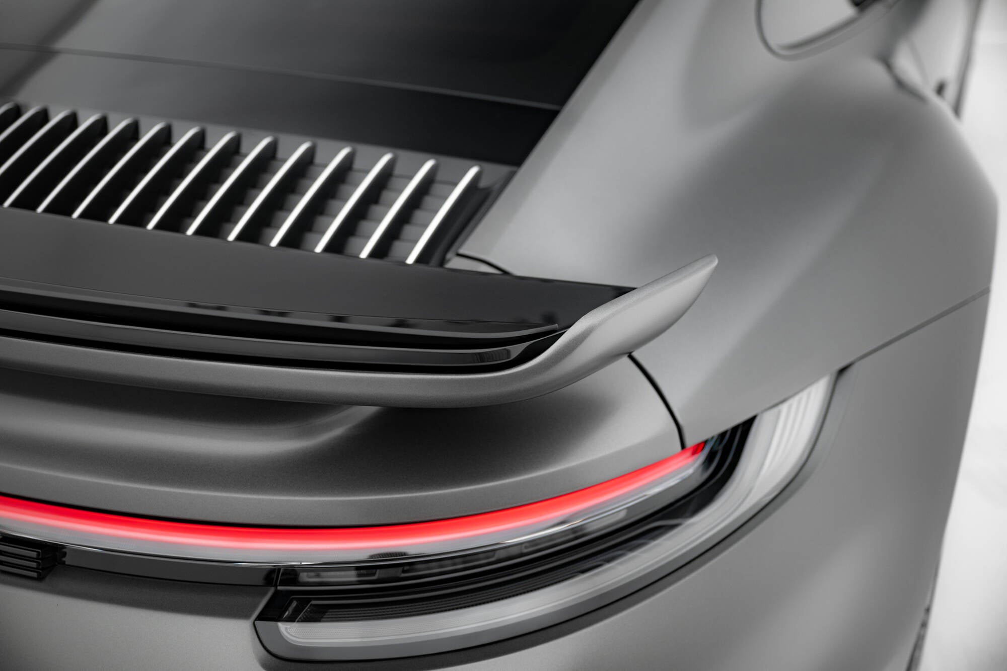 Maxton Design Spoiler CAP passend für Porsche 911 Turbo S Sport Package 992 schwarz Hochglanz