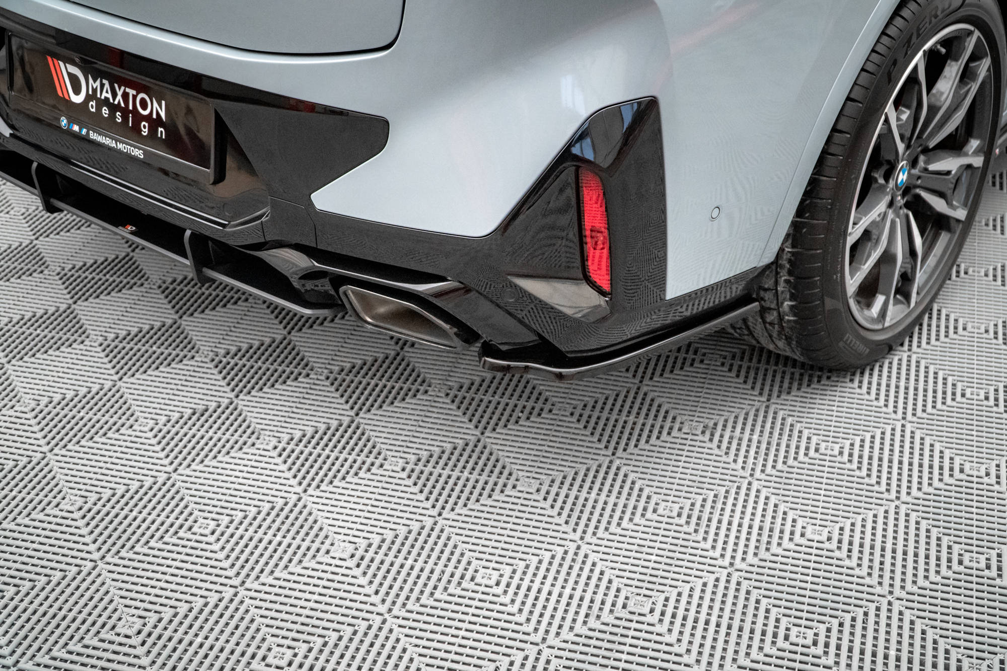 Maxton Design Heck Ansatz Flaps Diffusor passend für BMW X4 M-Paket G02 Facelift schwarz Hochglanz