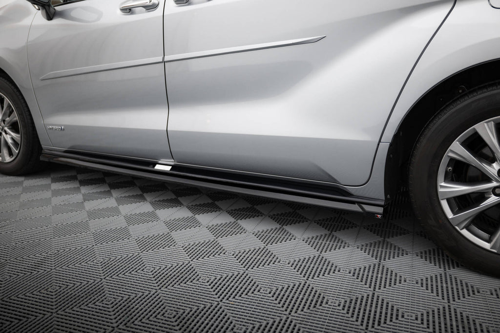 Maxton Design Street+ Seitenschweller Leisten passend für Toyota Sienna Mk4 schwarz Hochglanz