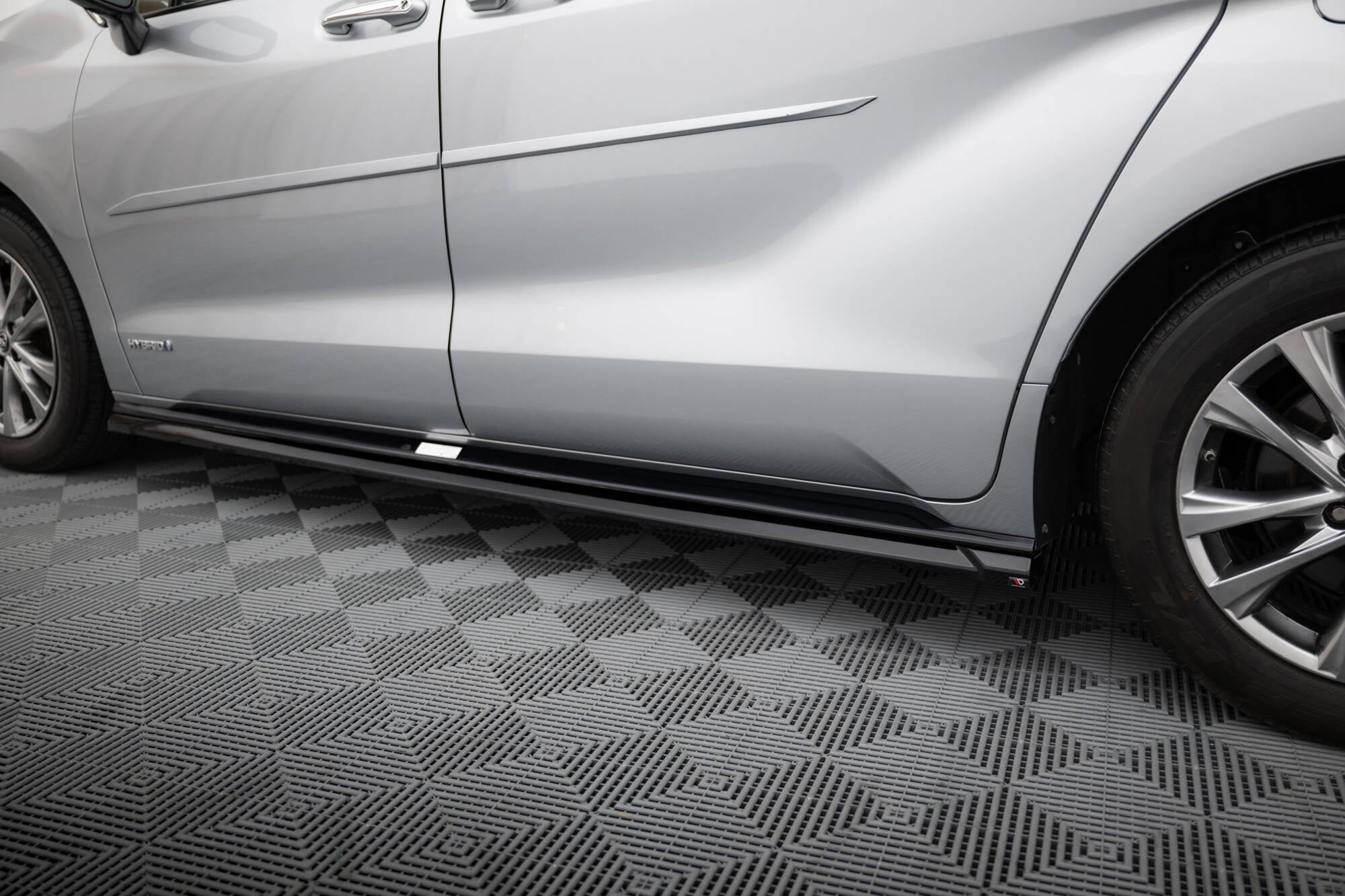 Maxton Design Street+ Seitenschweller Leisten passend für Toyota Sienna Mk4 schwarz Hochglanz