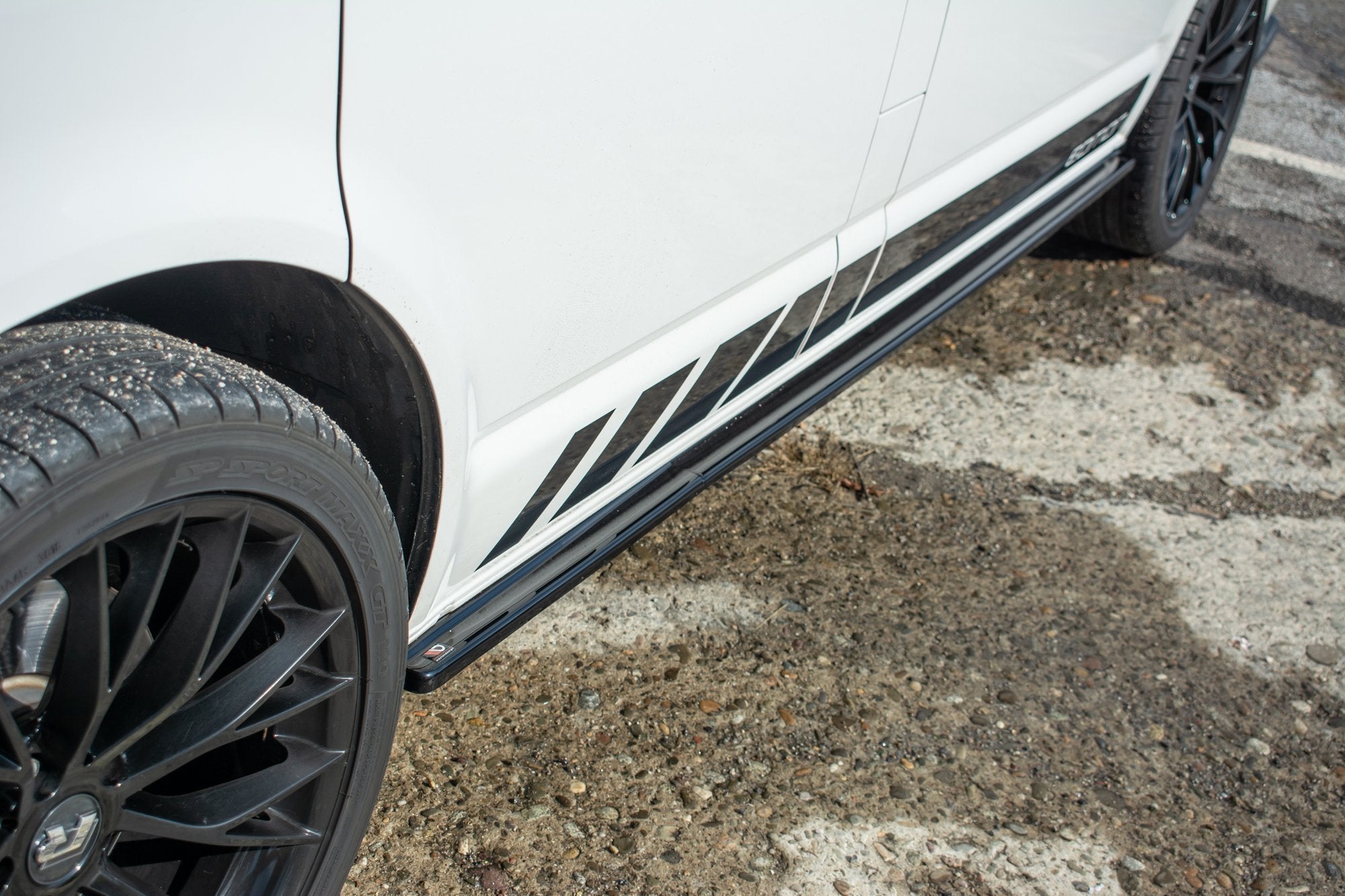 Maxton Design Street+ Seitenschweller Leisten passend für VW T6 schwarz Hochglanz