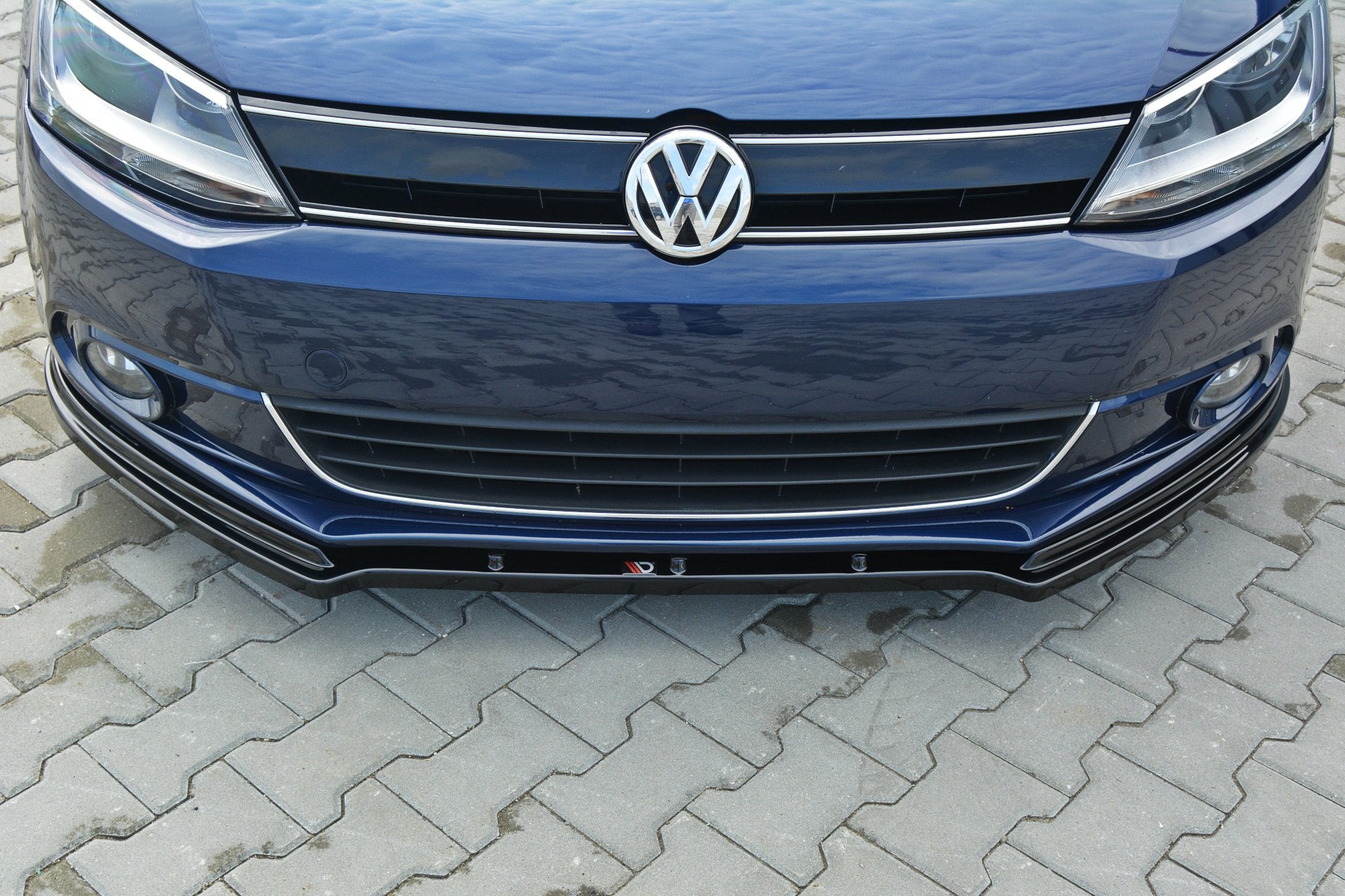 Maxton Design Street+ Spoilerlippe Front Ansatz V.1 passend für VW Jetta 6 schwarz Hochglanz