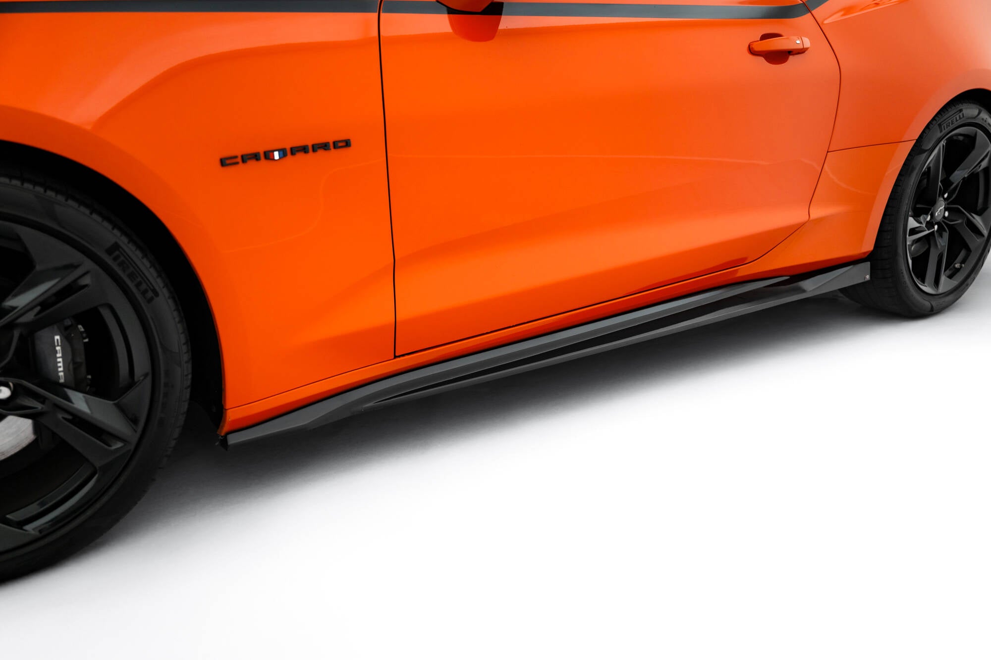 Maxton Design Street+ Seitenschweller Leisten V.2 passend für Chevrolet Camaro SS Mk6 Facelift schwarz Hochglanz
